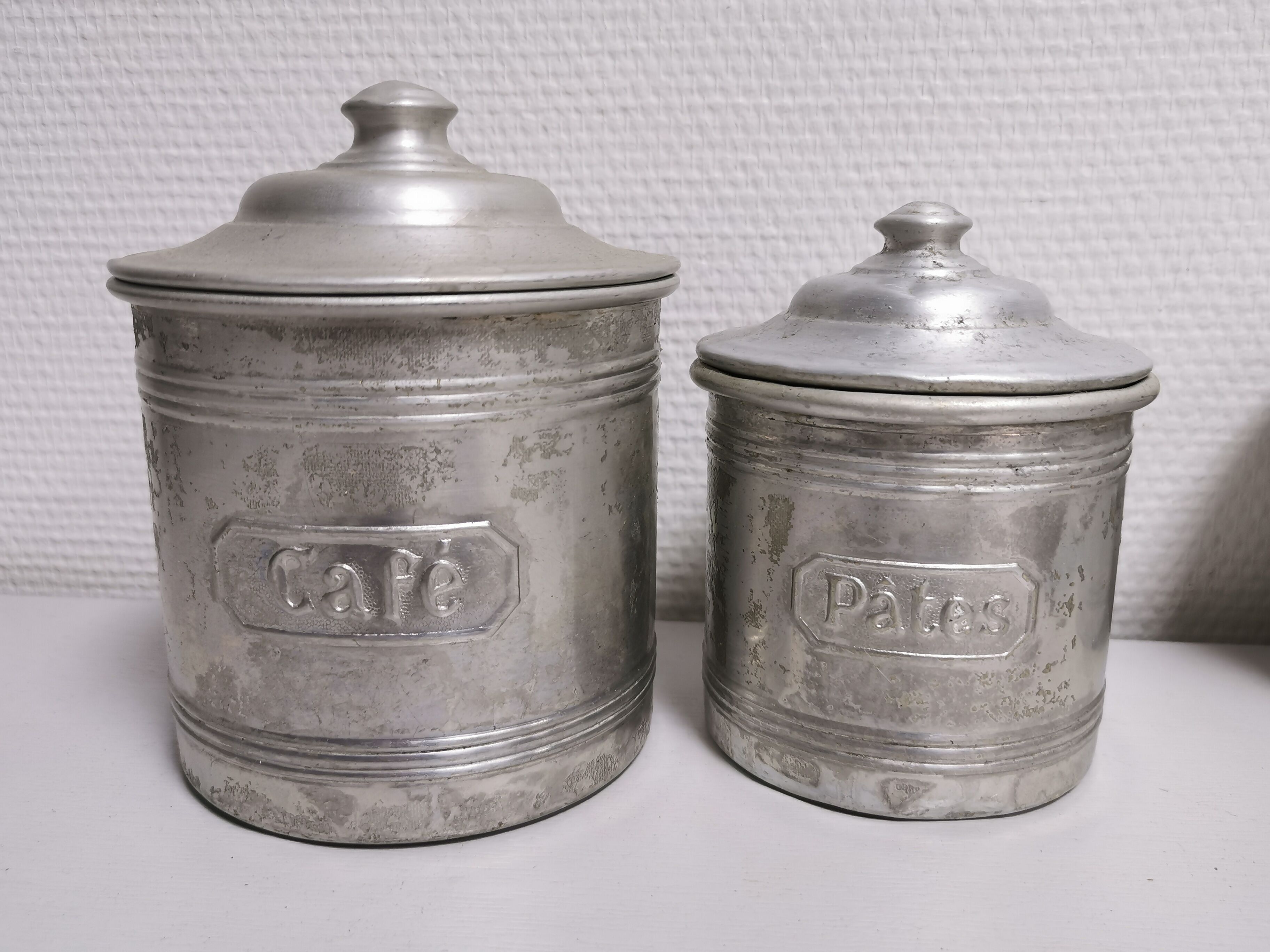 Série d'anciens pot à épices