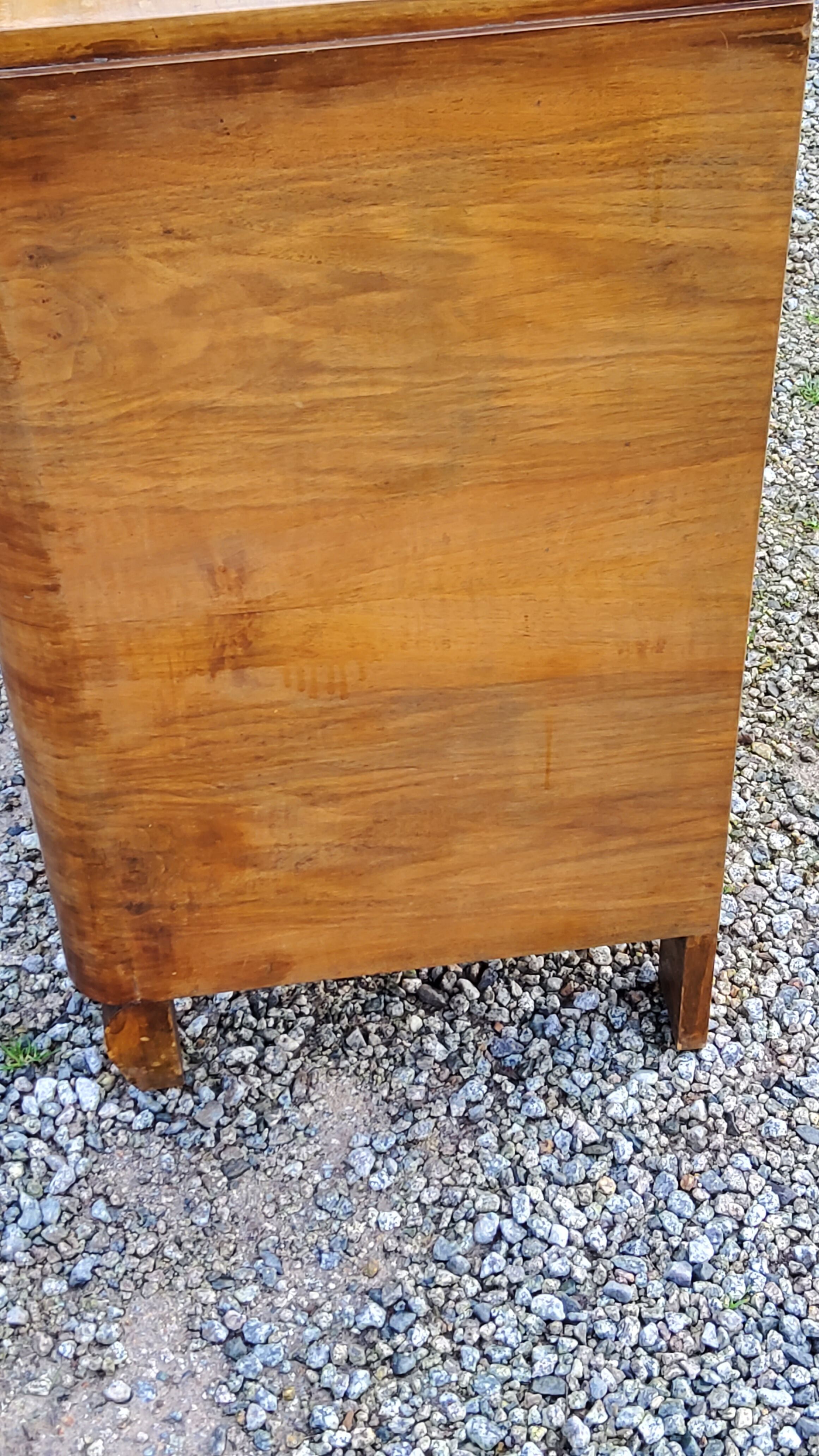 Art Deco chest of drawers from the 30s-40s in walnut 3 drawers