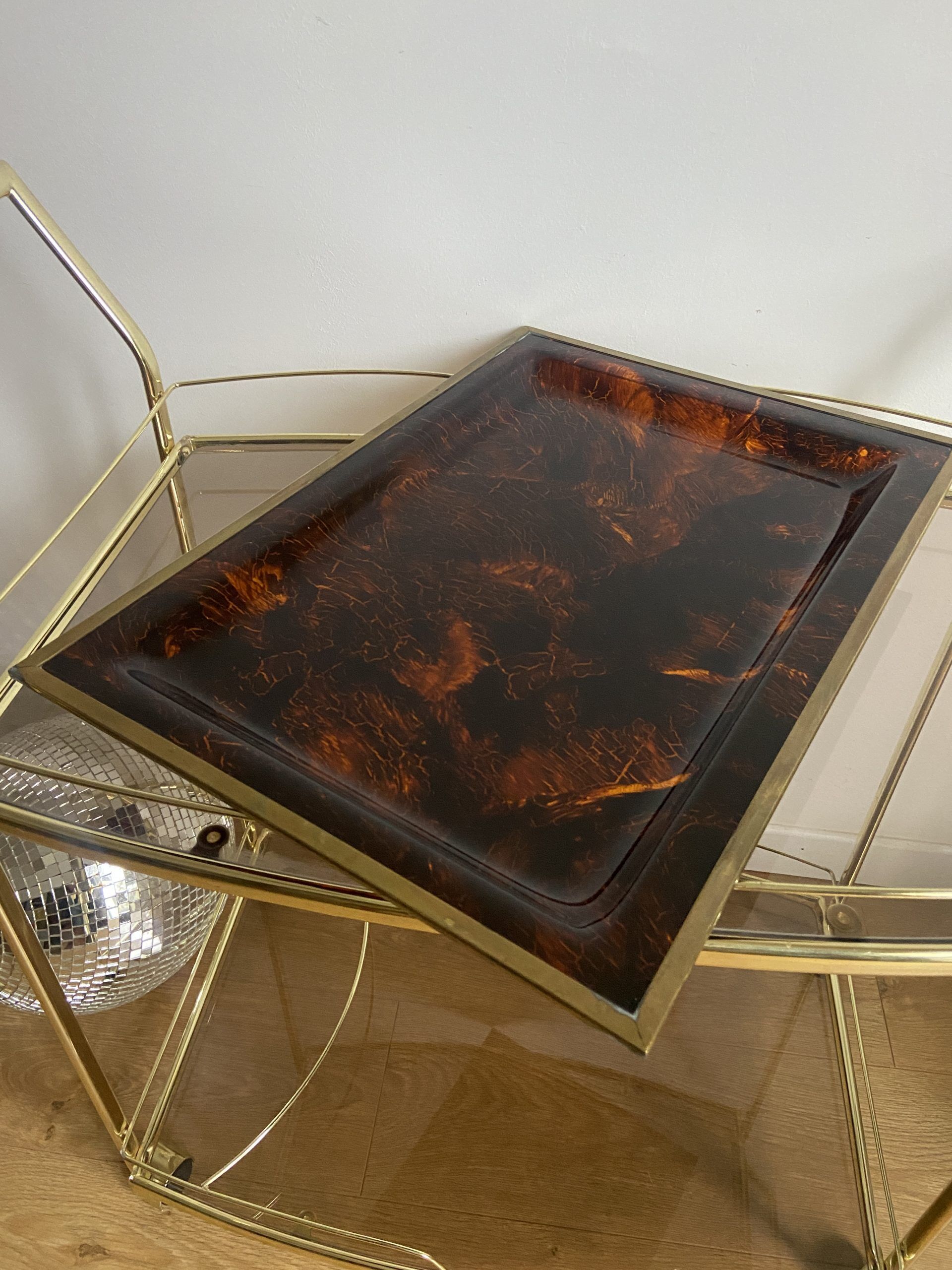 Large serving tray in lucite and brass circa 1970