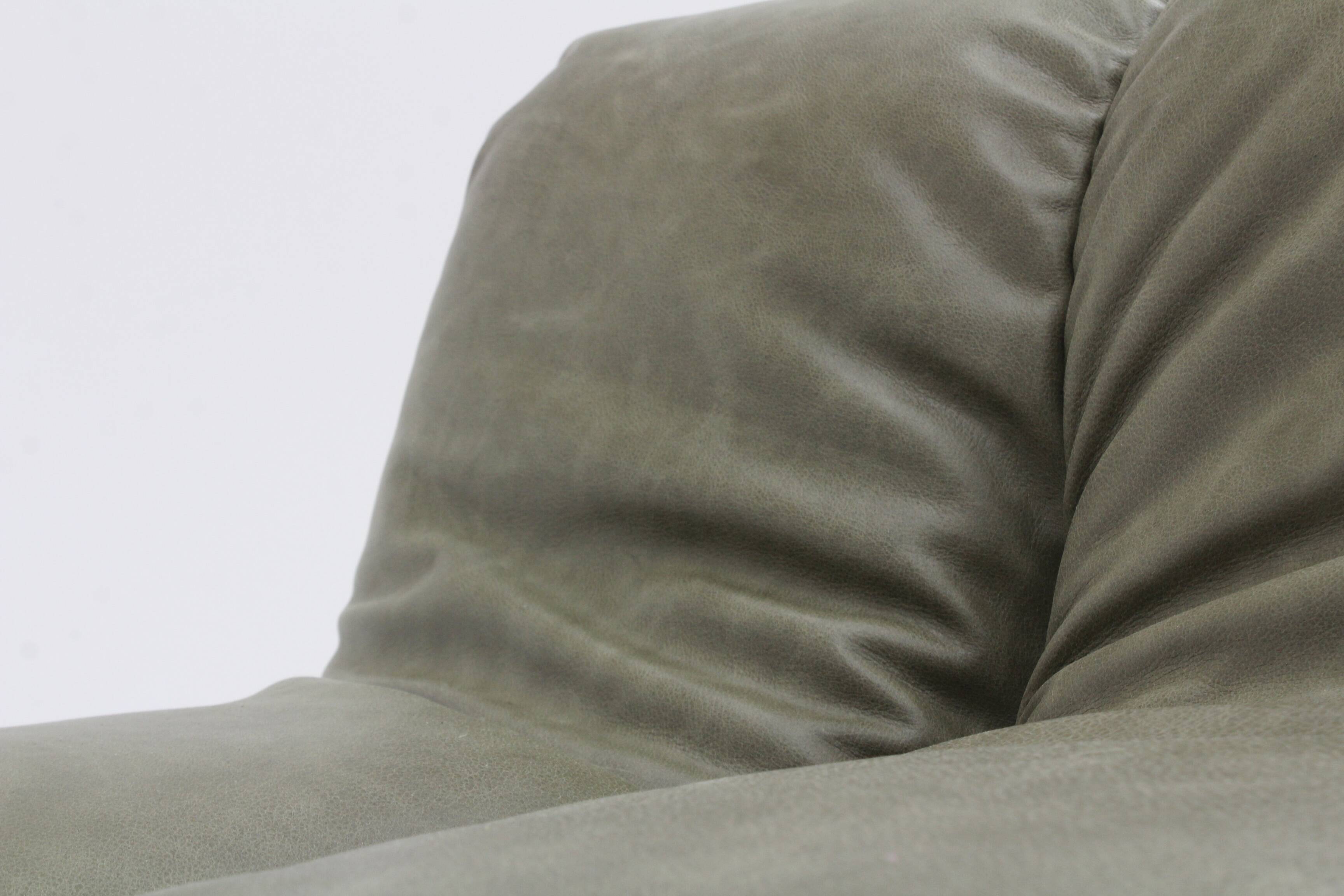 Pagru leather lounge chairs Claudio Vagnoni 1P Italy 1971