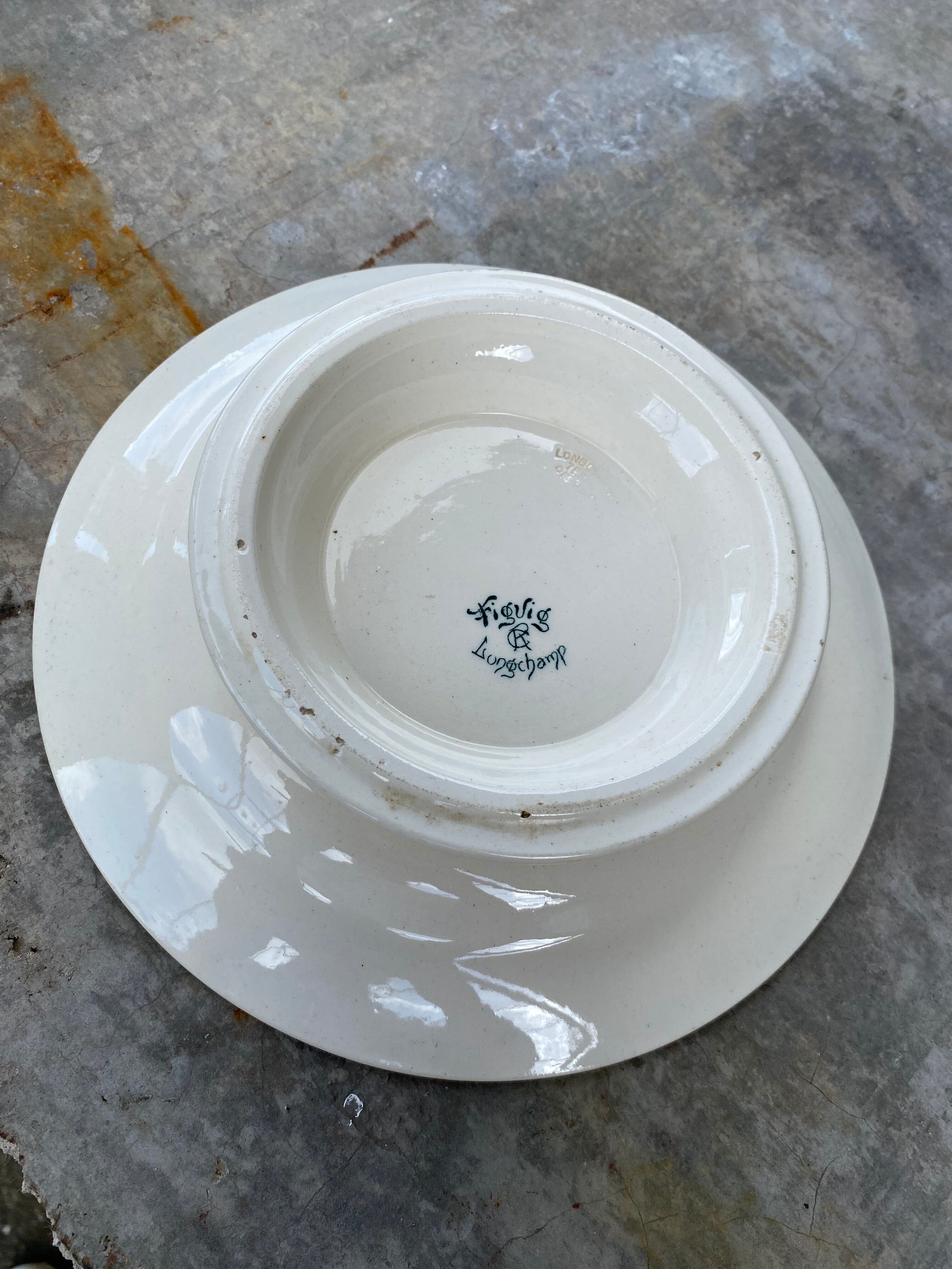 Shallow dish on an old pedestal – Longchamp, model "Figuig"