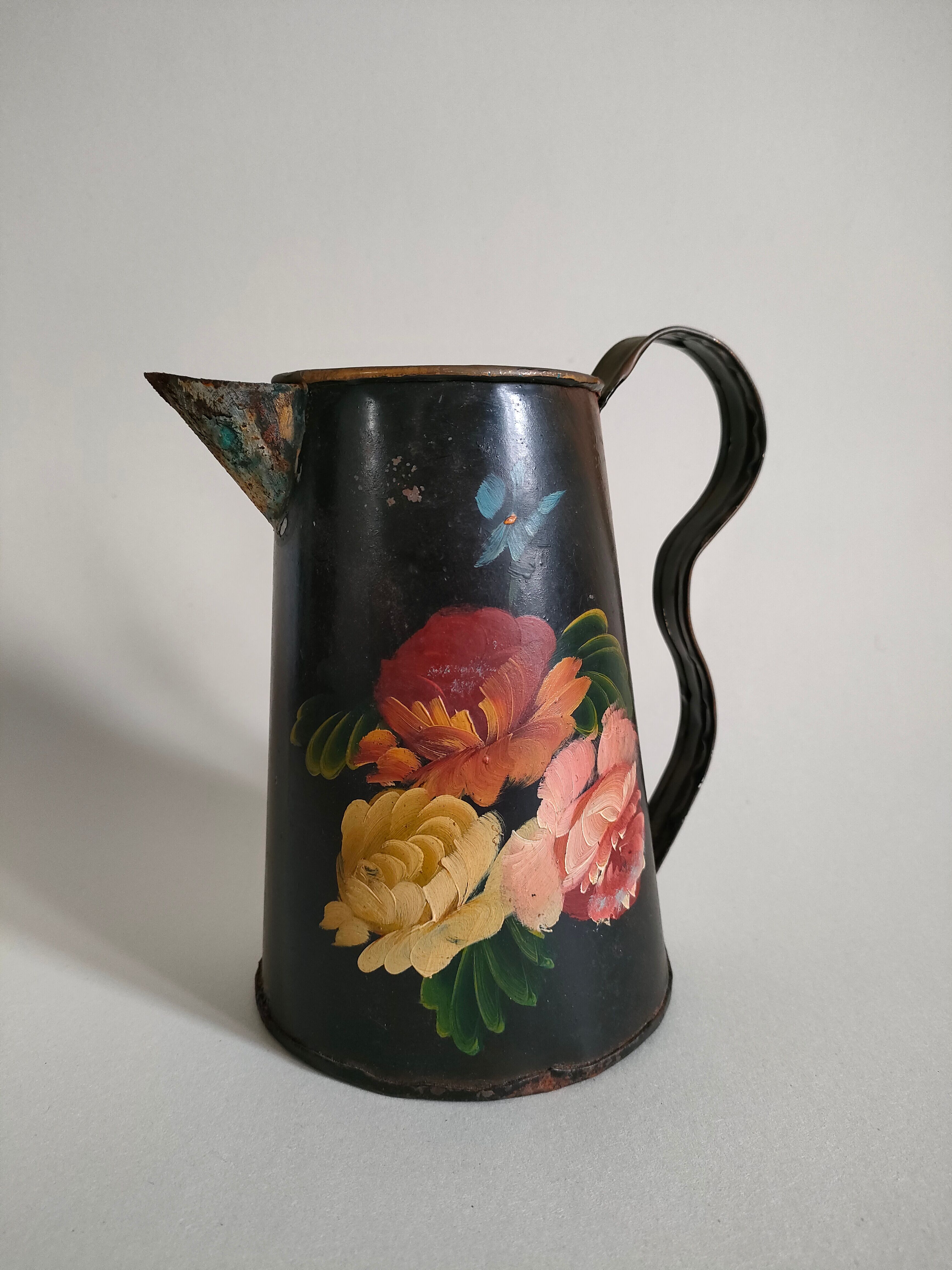 Flower pitcher
