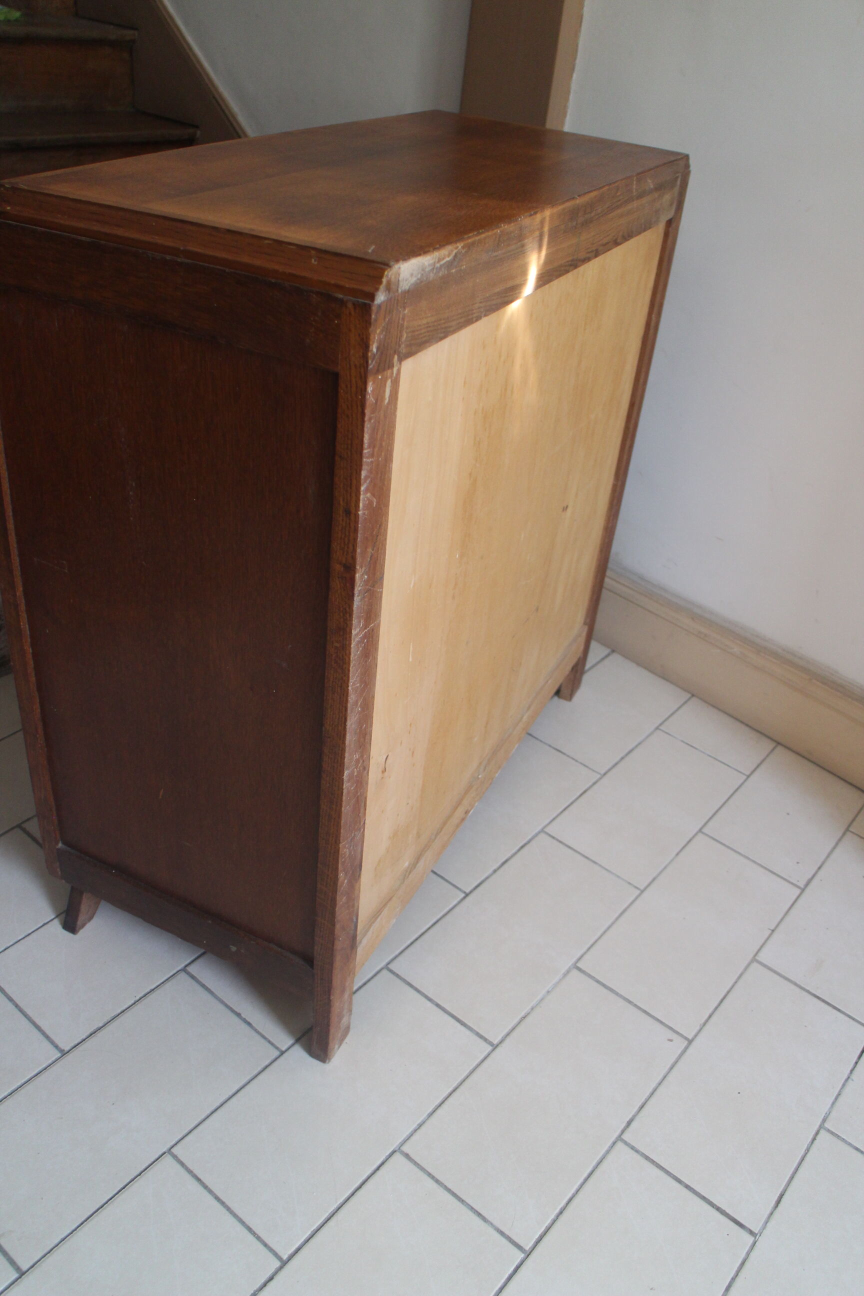 Chest of drawer compass feet