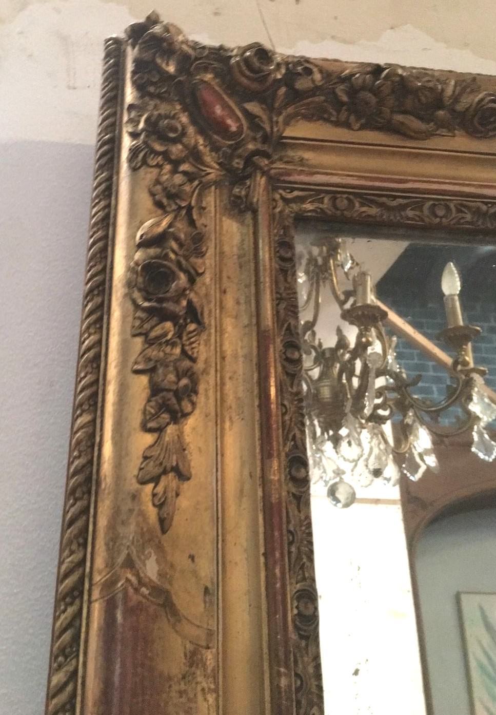 Louis Philippe mirror in wood and golden stucco 103x103cm