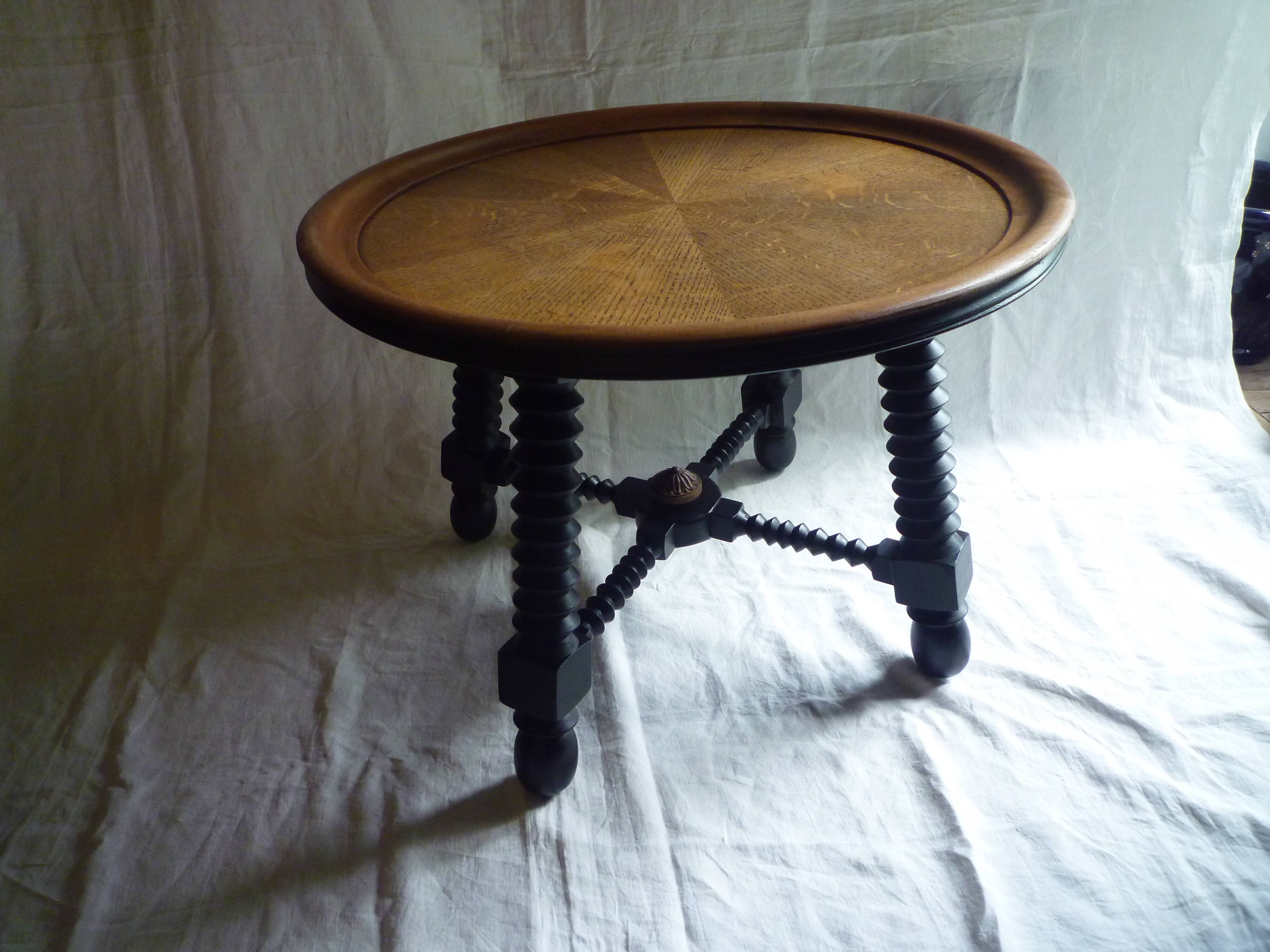 Vintage round coffee table