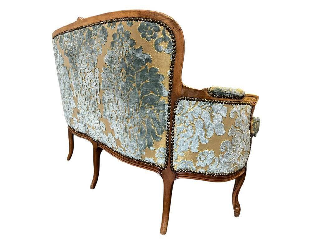 Vintage baroque two-seater canapé