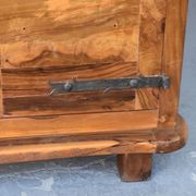 Argentier vitrine brutaliste forme libre en olivier