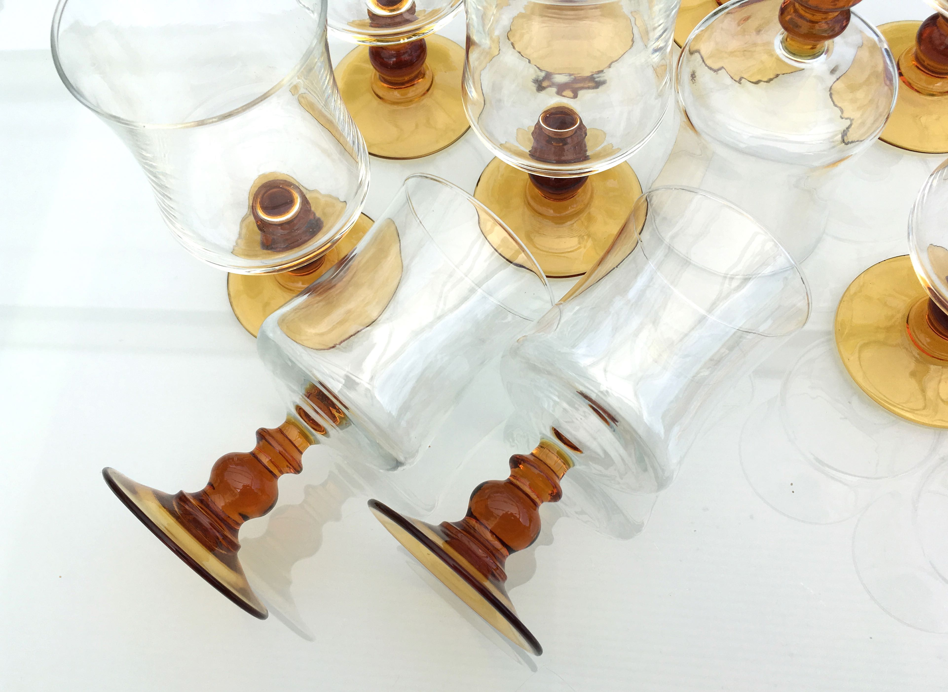Set de 12 verres à vin vintage