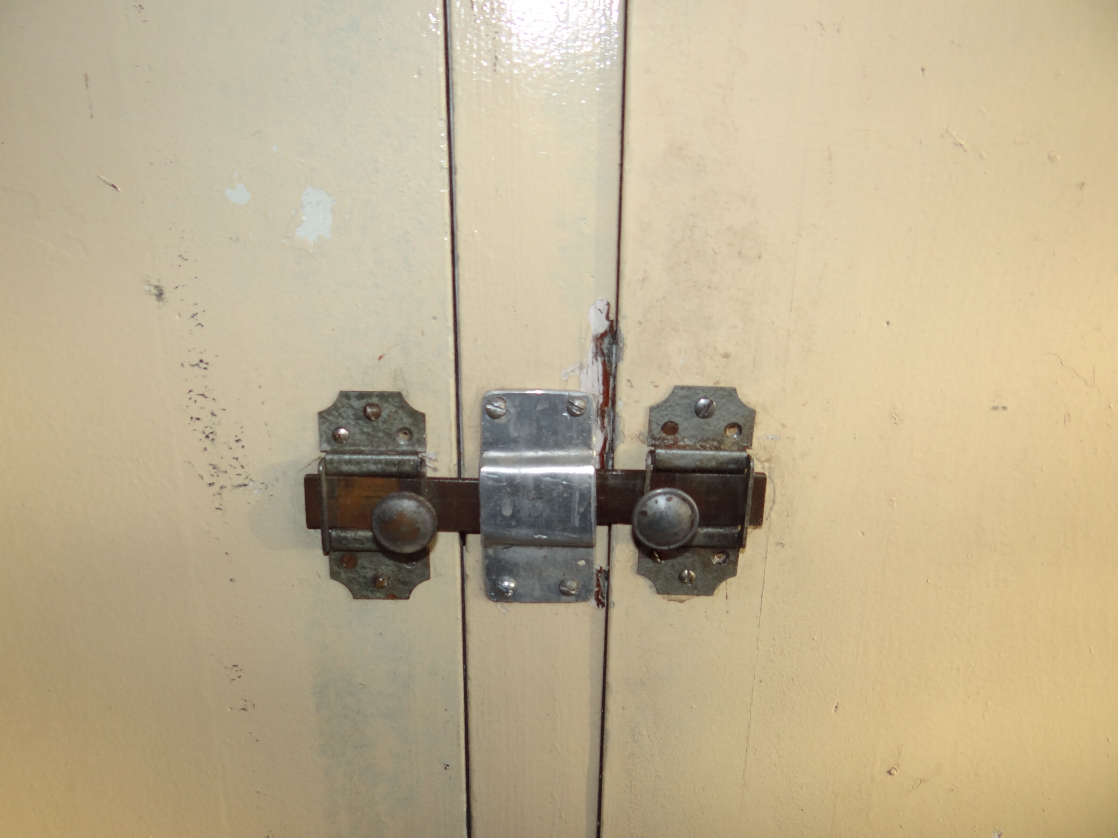 1950s Parisian wardrobe