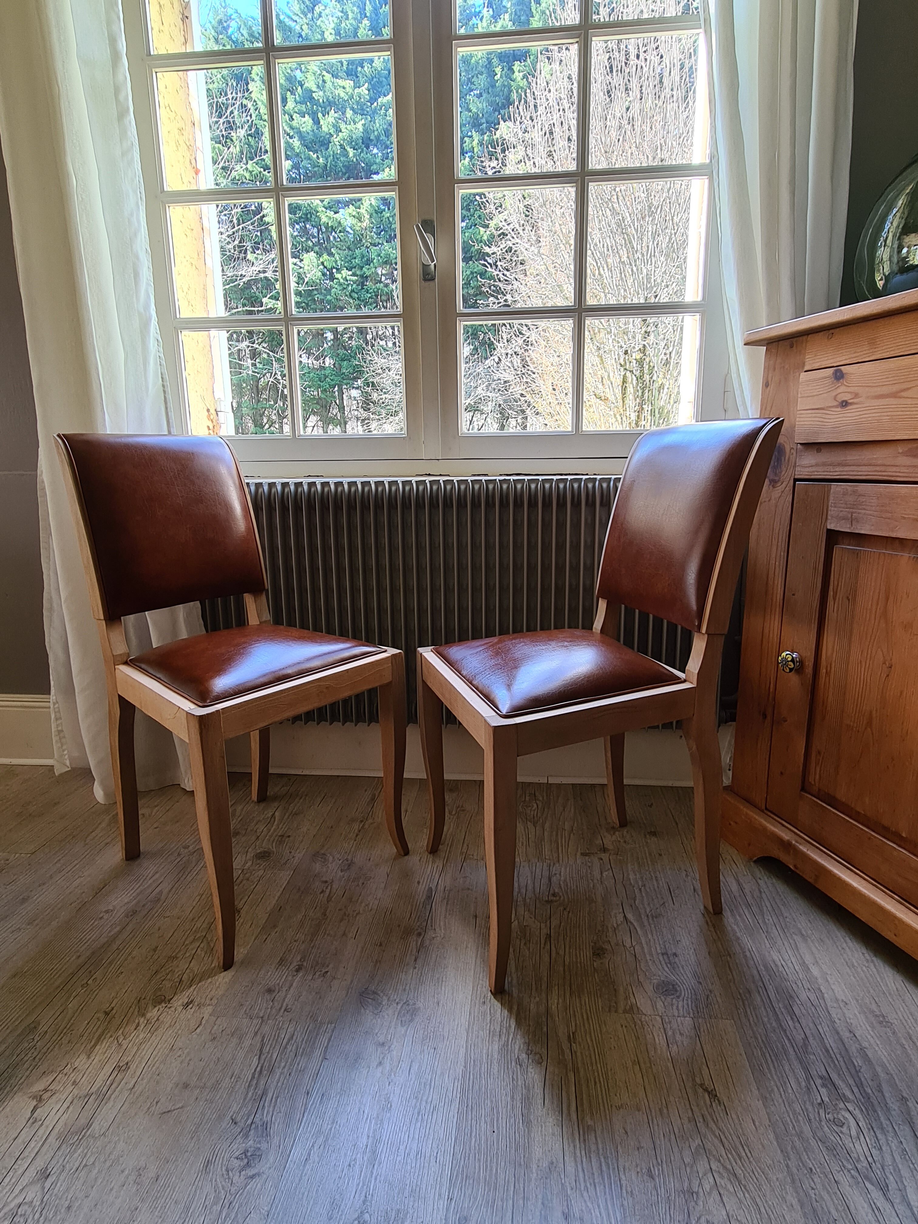 Set of 2 chic vintage chairs