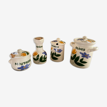 Ceramic pots from the pottery of the Marais