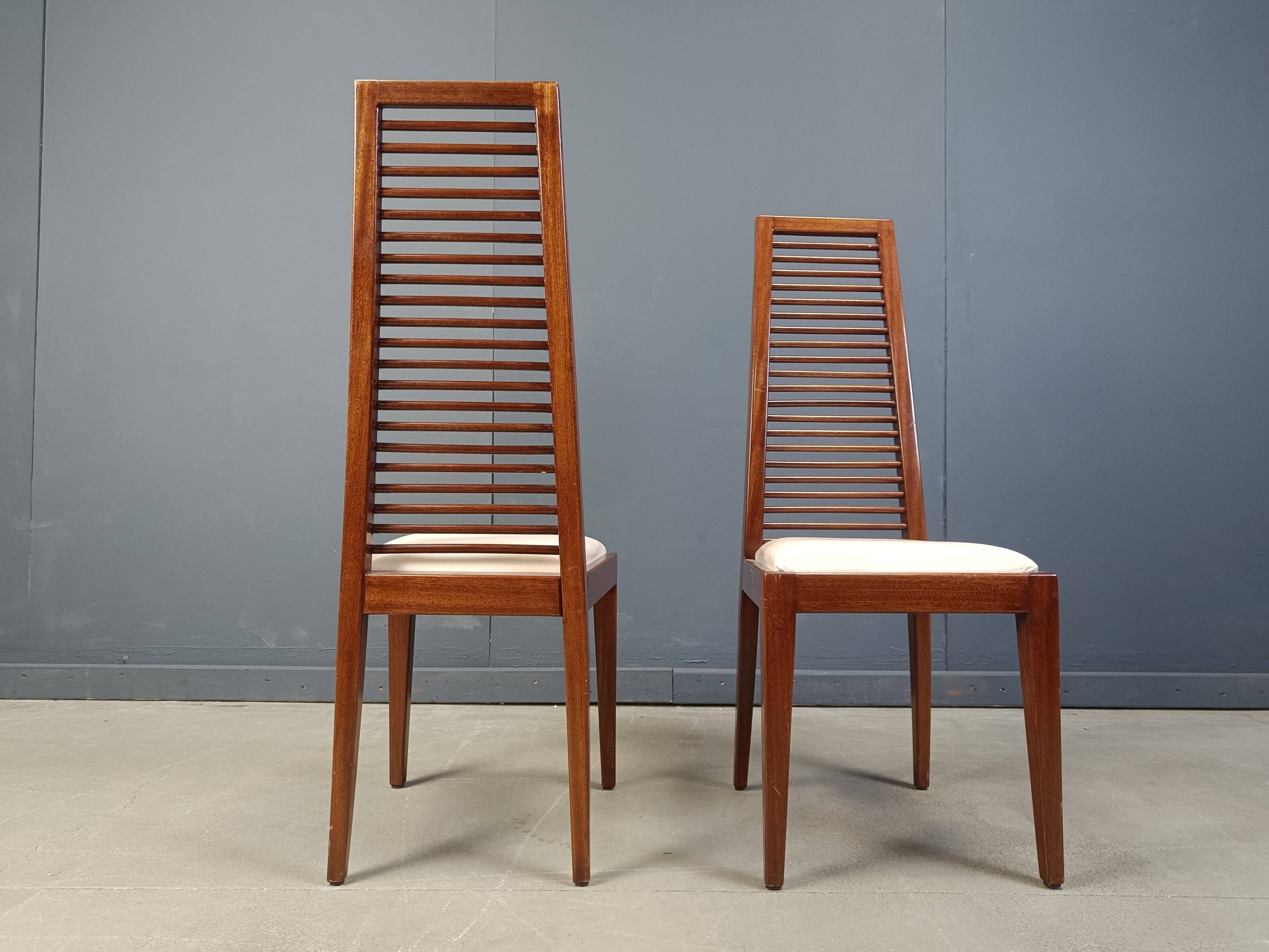 Ensemble de 8 chaises de salle à manger italiennes à dossier haut, années 1980