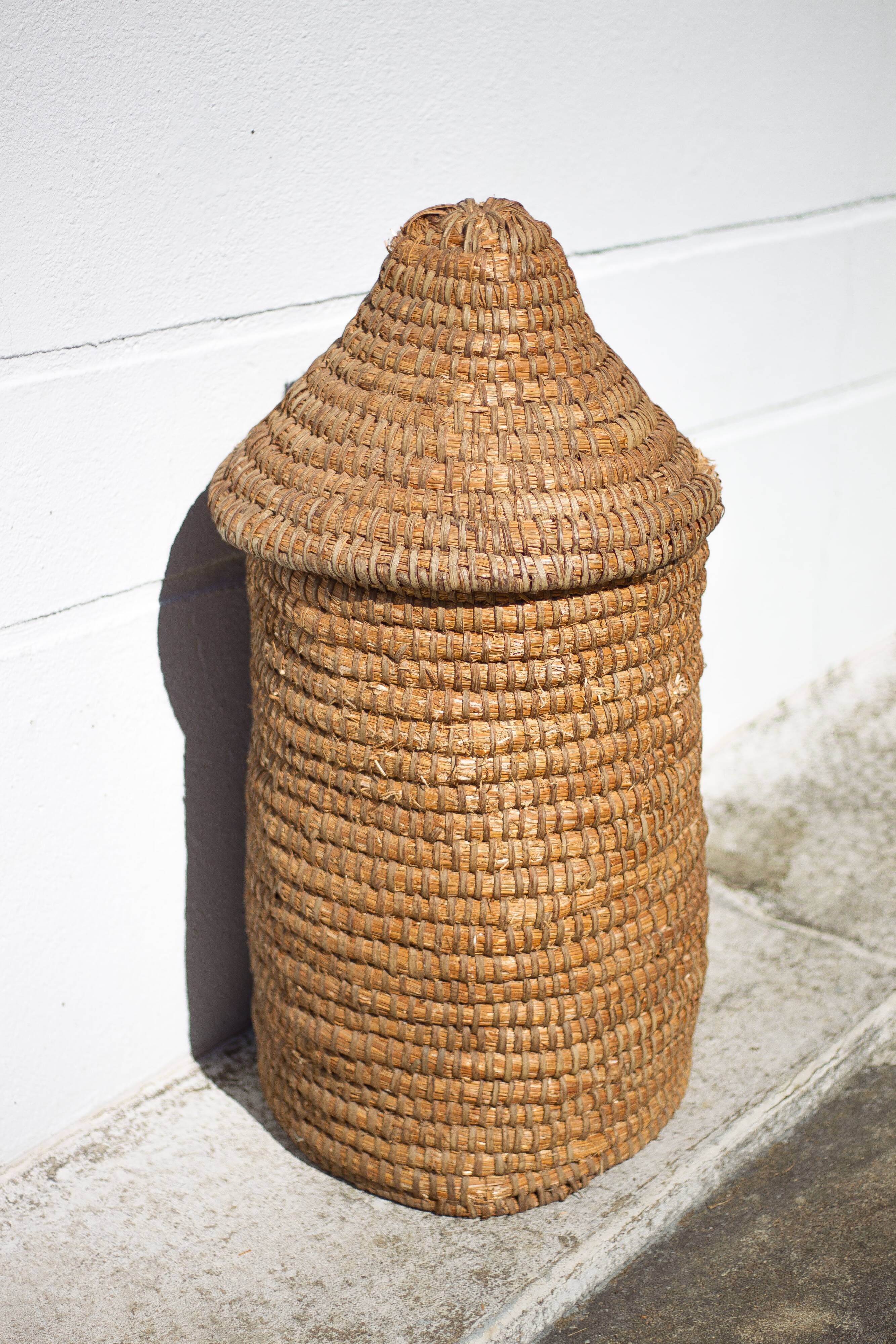 Old basket, burgundy straw and bramble, woven basket with lid, pantry