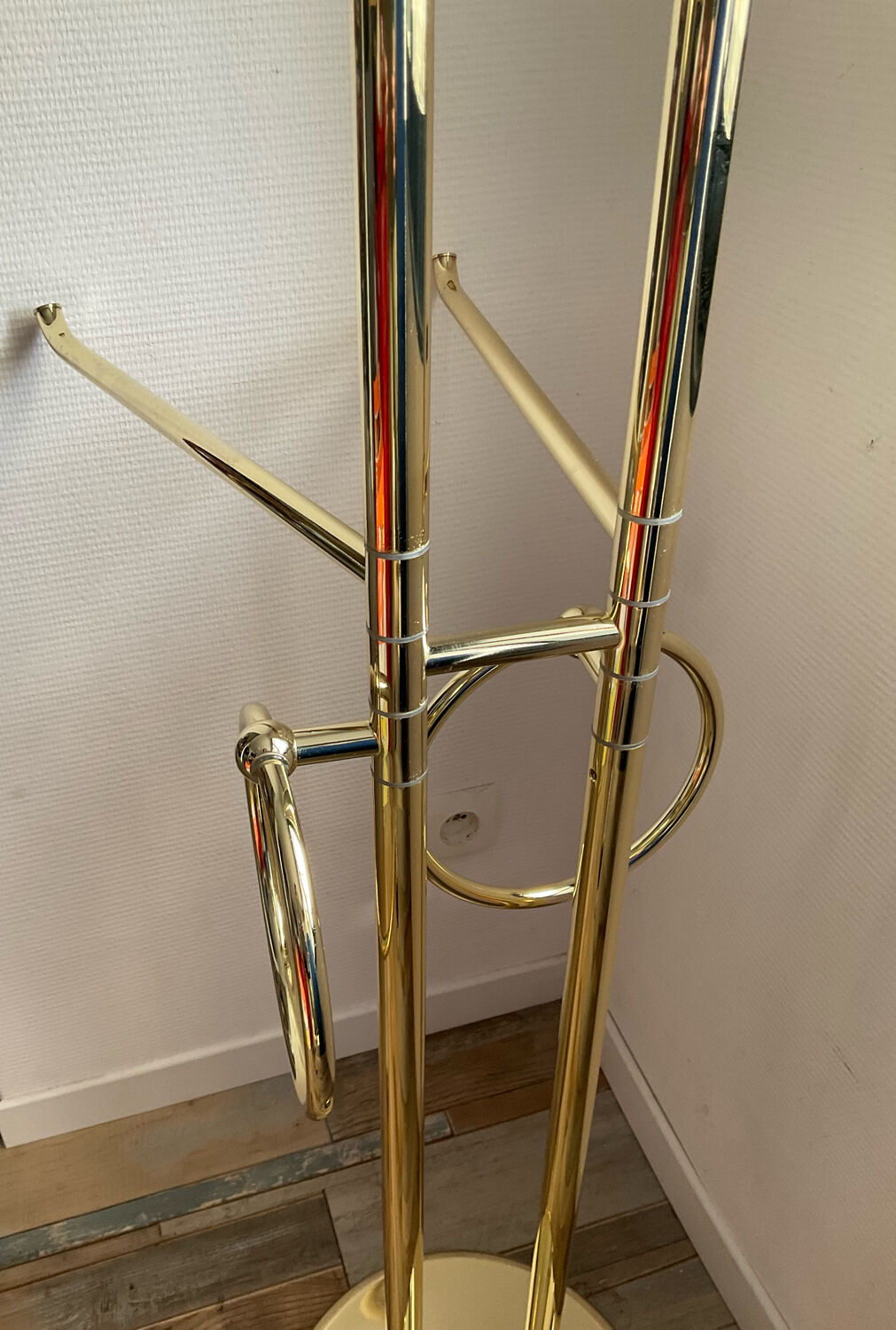 Italian towel rack in gilded metal from the 70s
