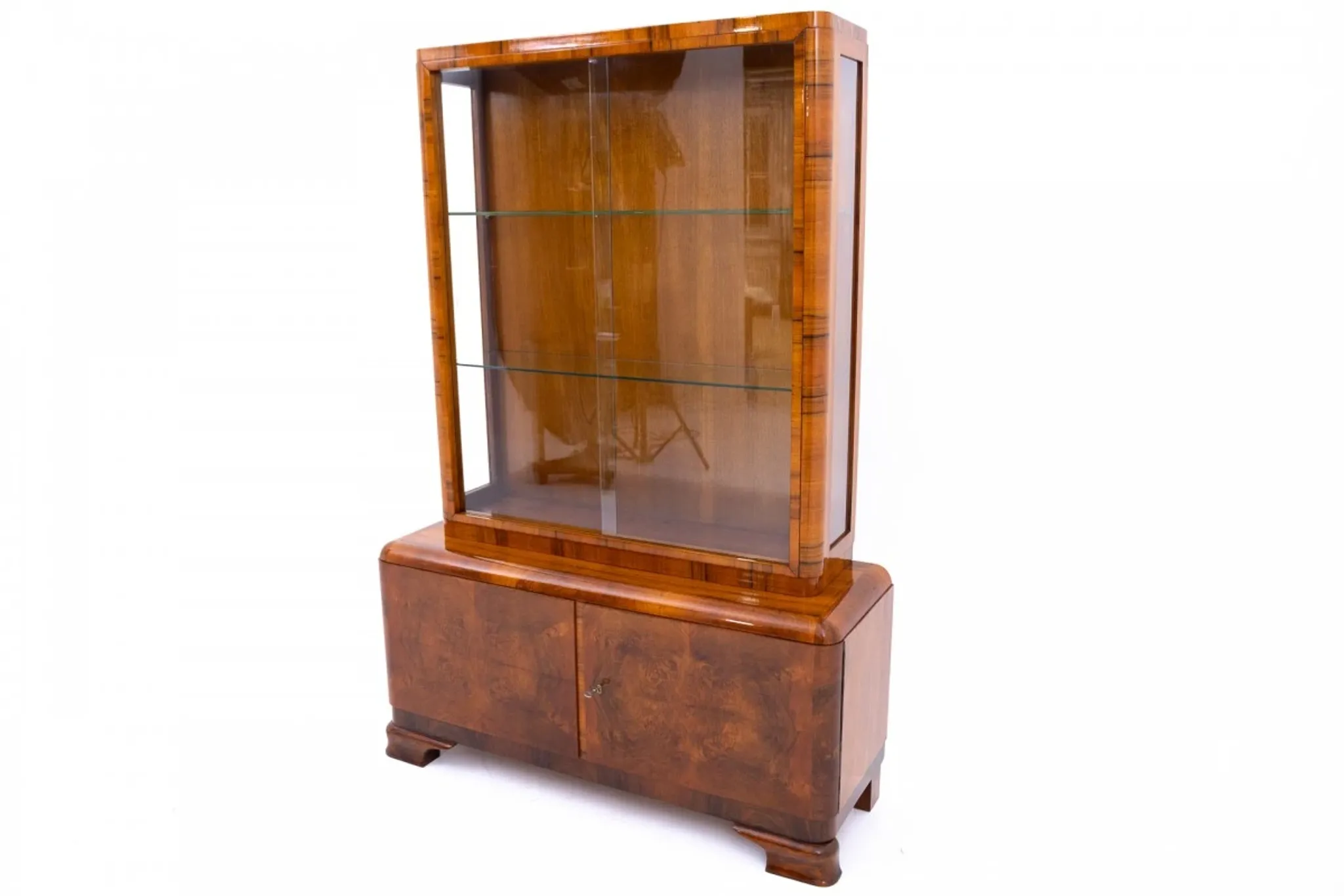 Polish Art Deco display cabinet, circa 1930.