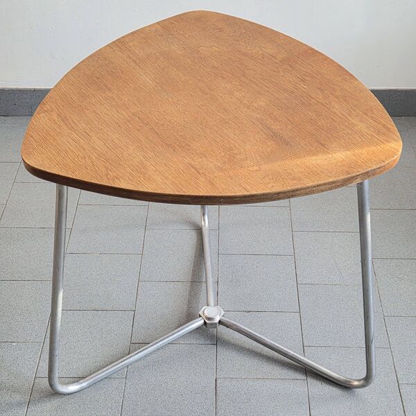 Table d'appoint, guéridon en hêtre et aluminium dans le goût de Jacques Hitier, années 1950