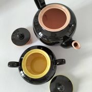 Teapot and sugar bowl Villeroy & Boch model Biarritz glossy black