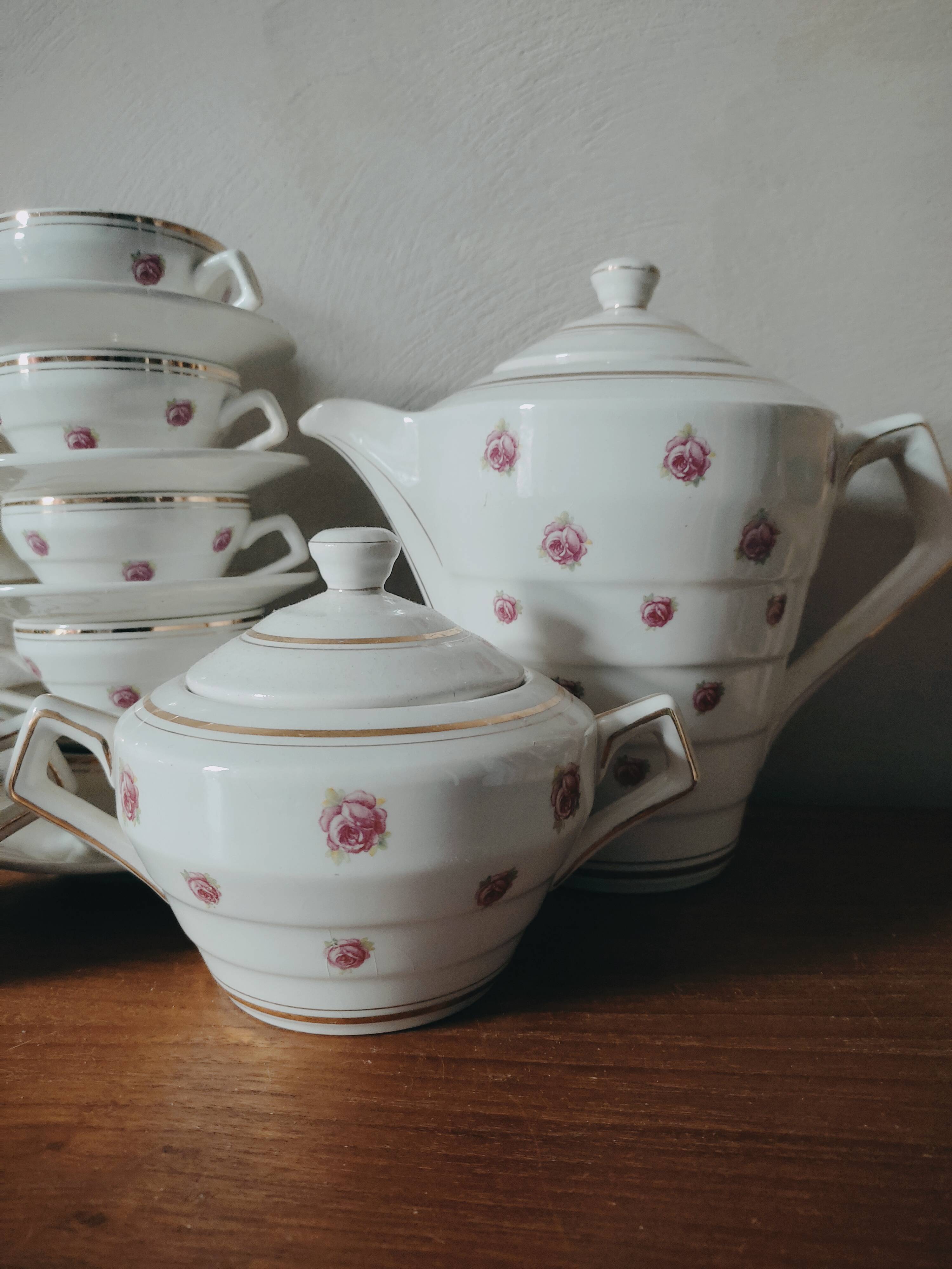Coffee or tea set in Earthenware St Amand