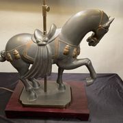 Lampe vintage cheval  en étain