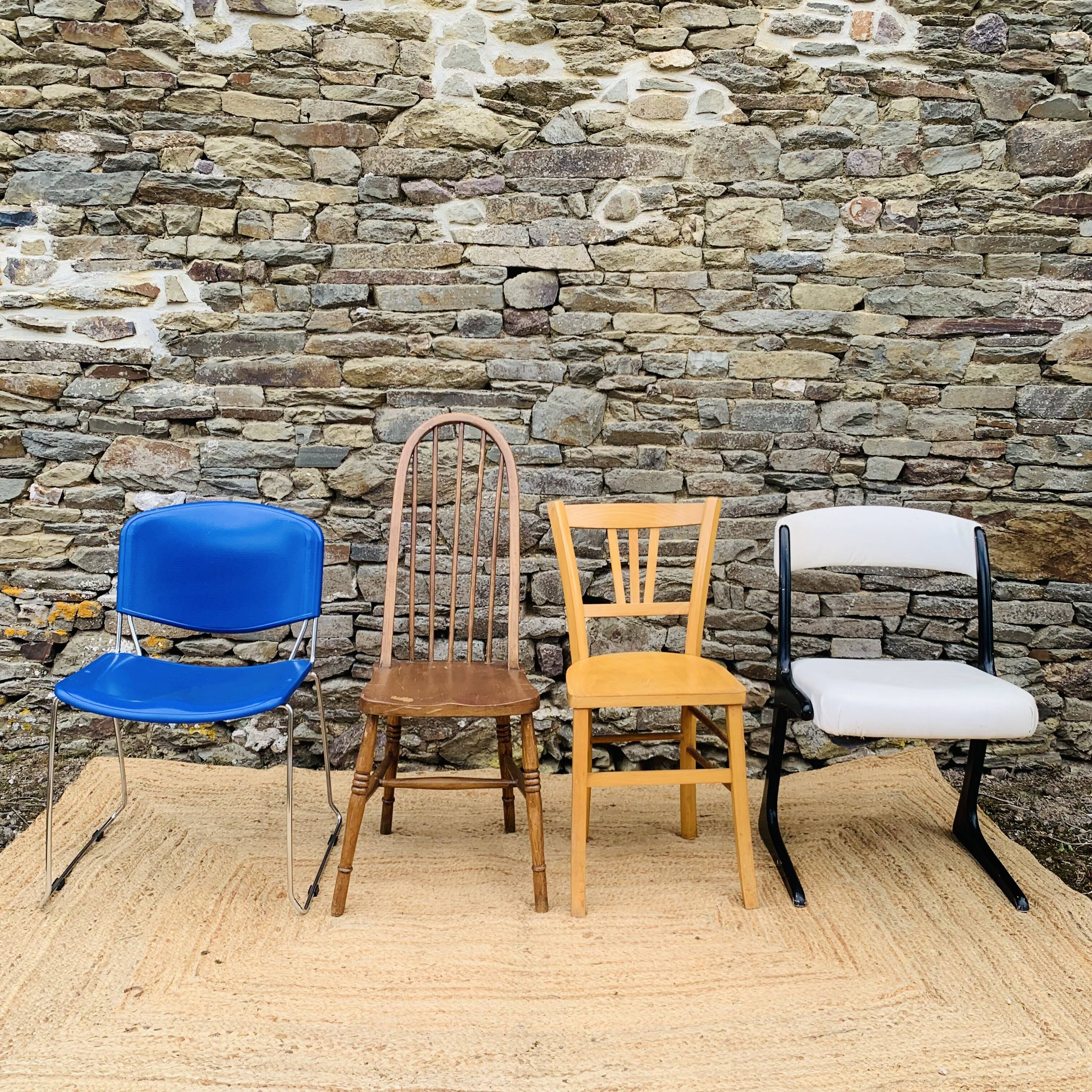 Ensemble de 4 chaises dépareillées