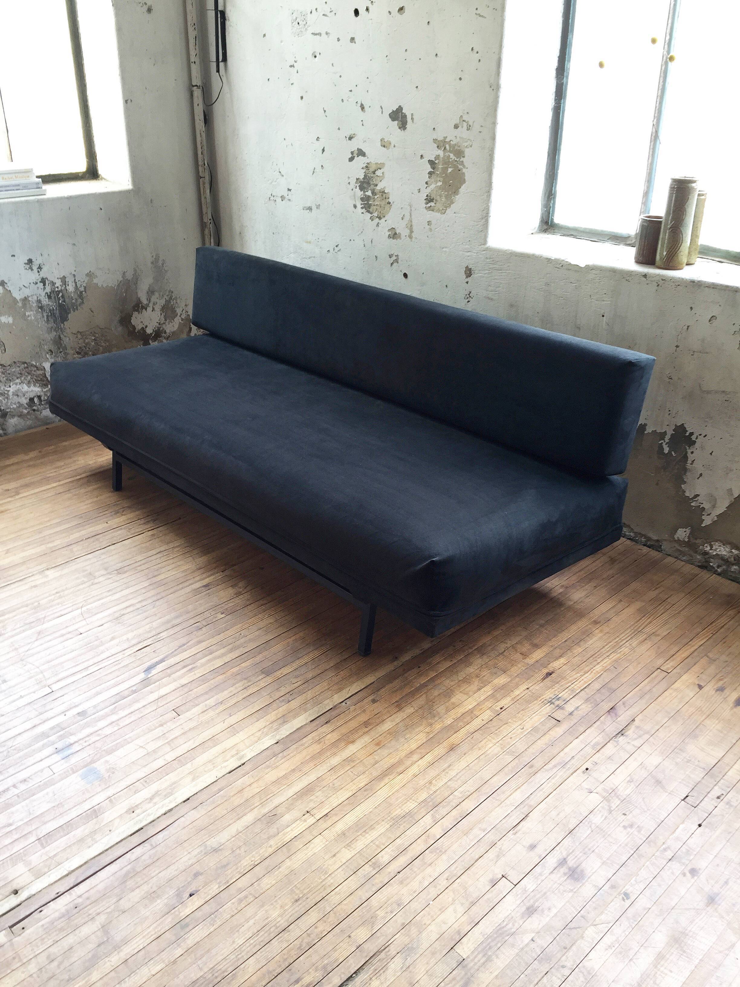 André Simard bench sofa for Airborne