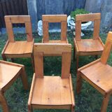 Set of 6 vintage chairs in solid pine.