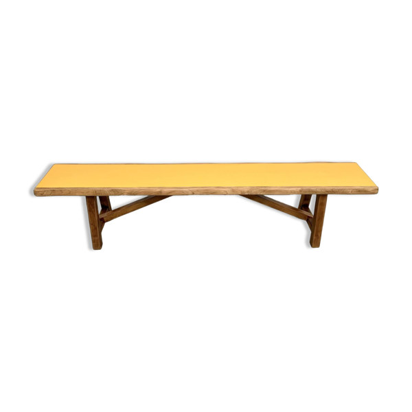 Banc brutaliste, assise jaune ''pop