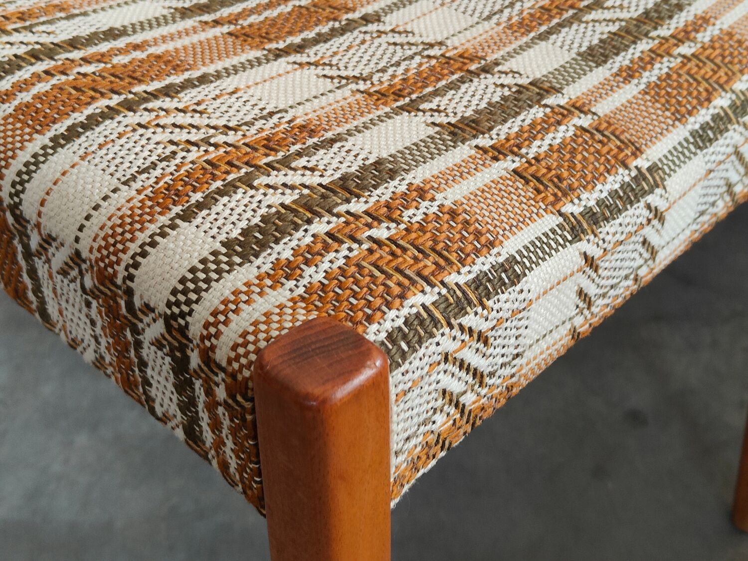 Lot de 3 chaises style scandinave tissu et bois