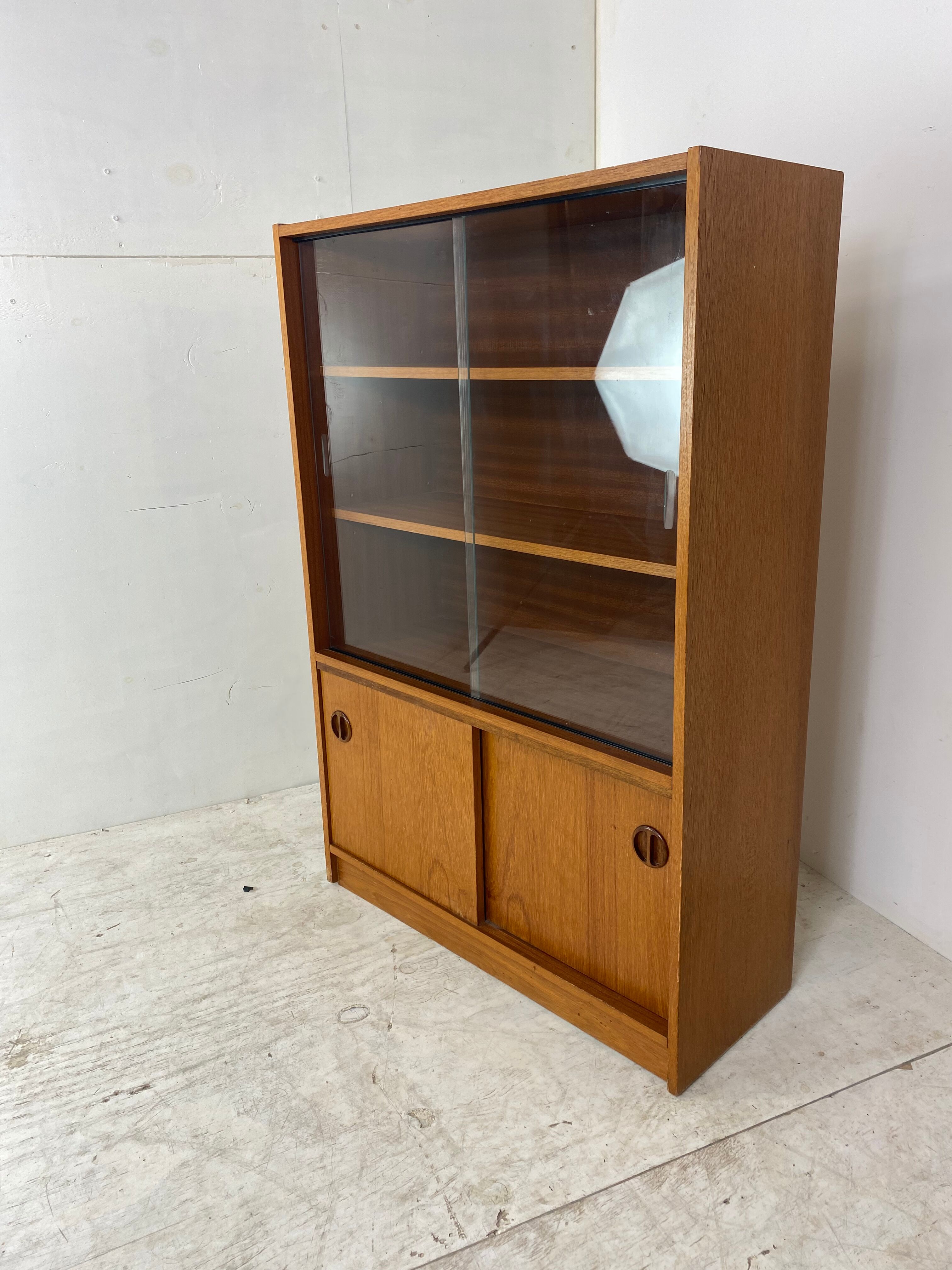 Vitrine scandinave en teck, années 1960