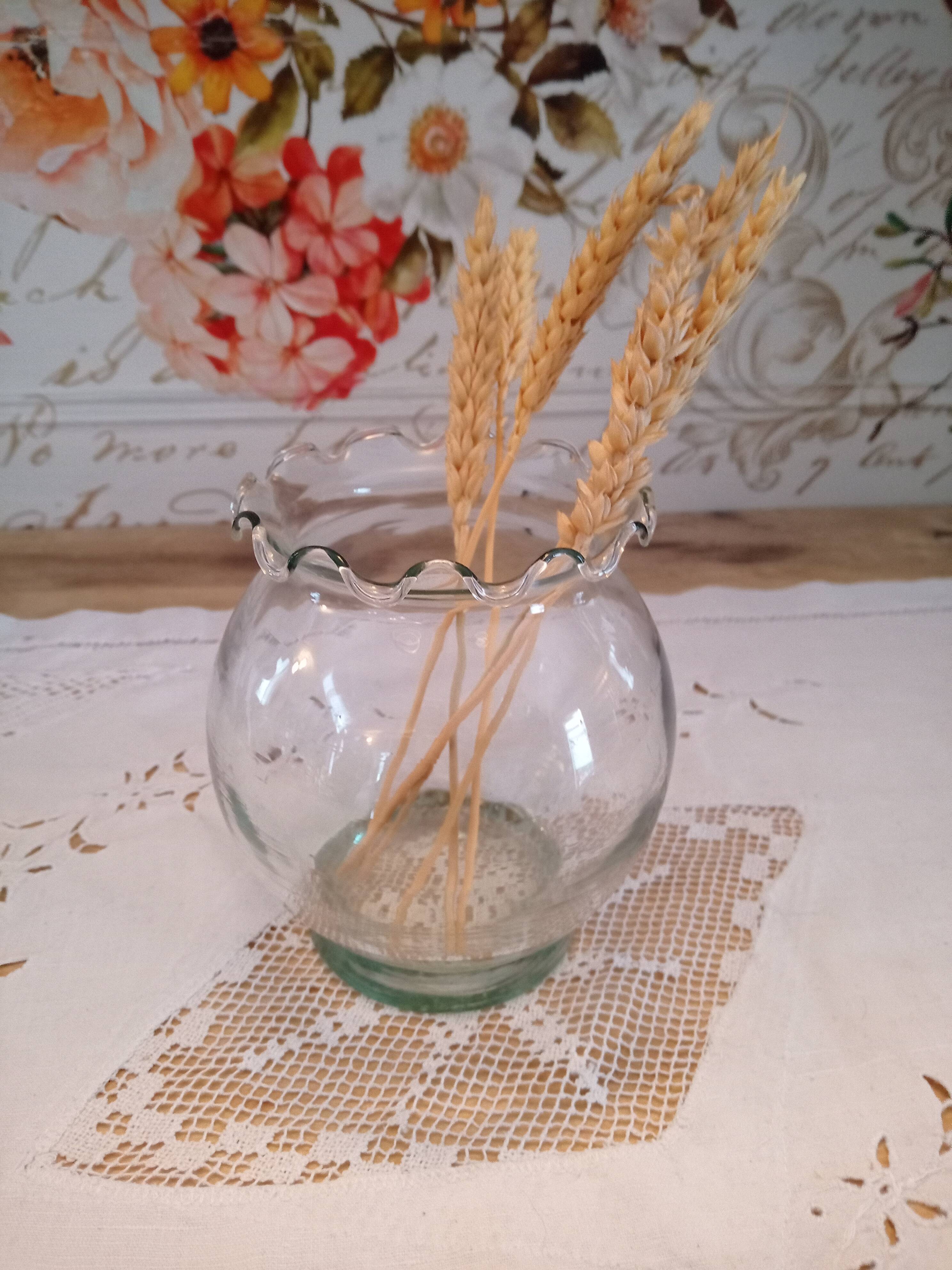 Vase ball cast glass corrugated collar