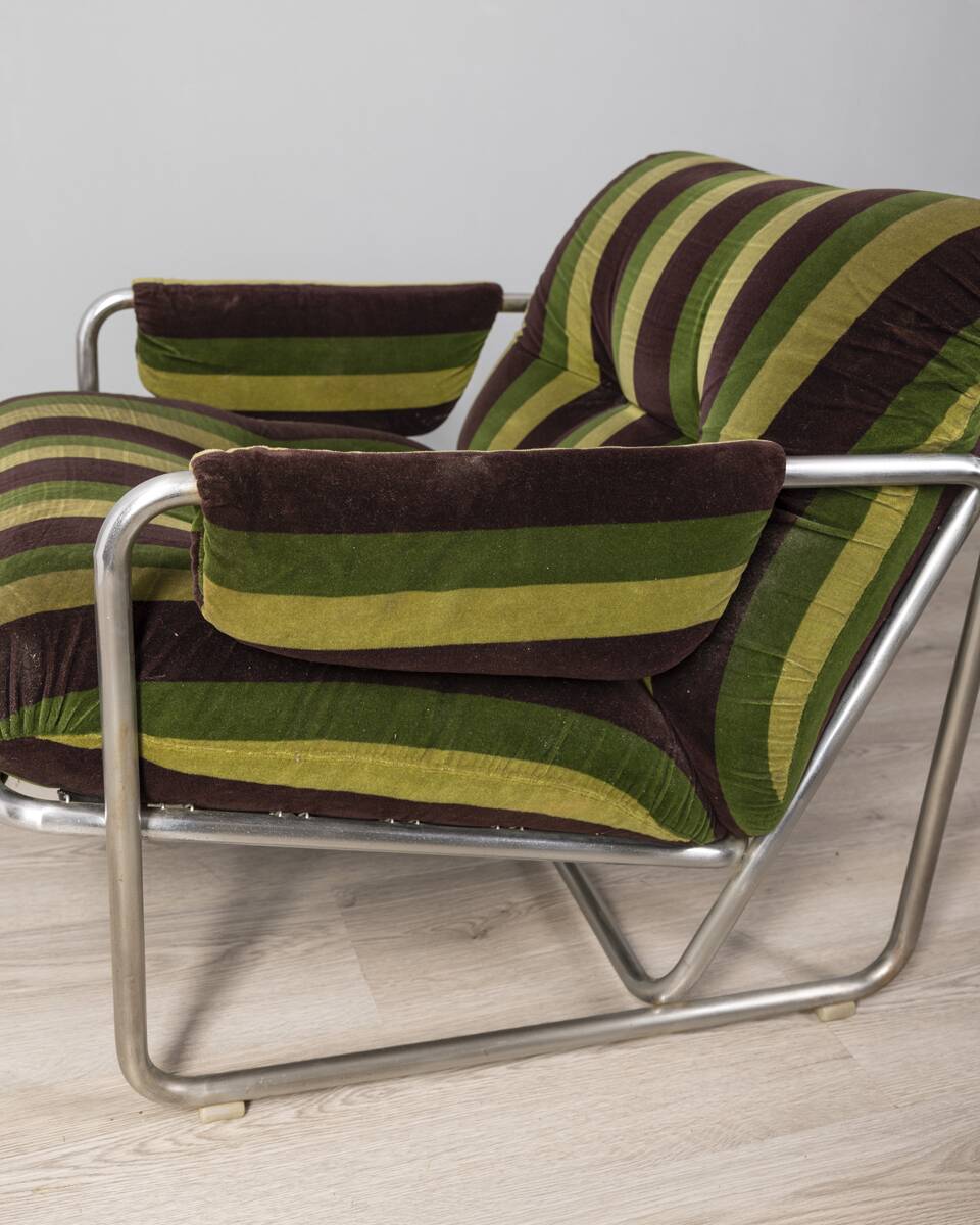 Paire de fauteuils vintage des années 70 en velours dessinés par G. Faleschini