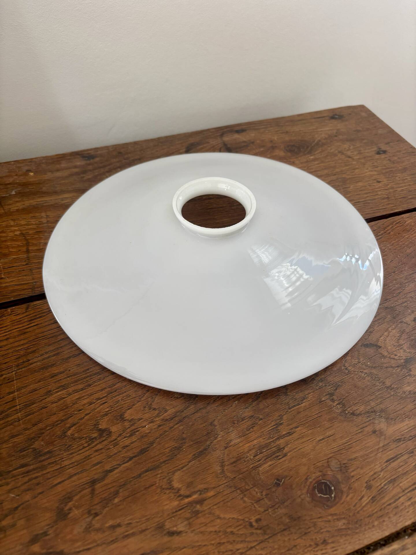 Vintage suspension lampshade in white opaline.