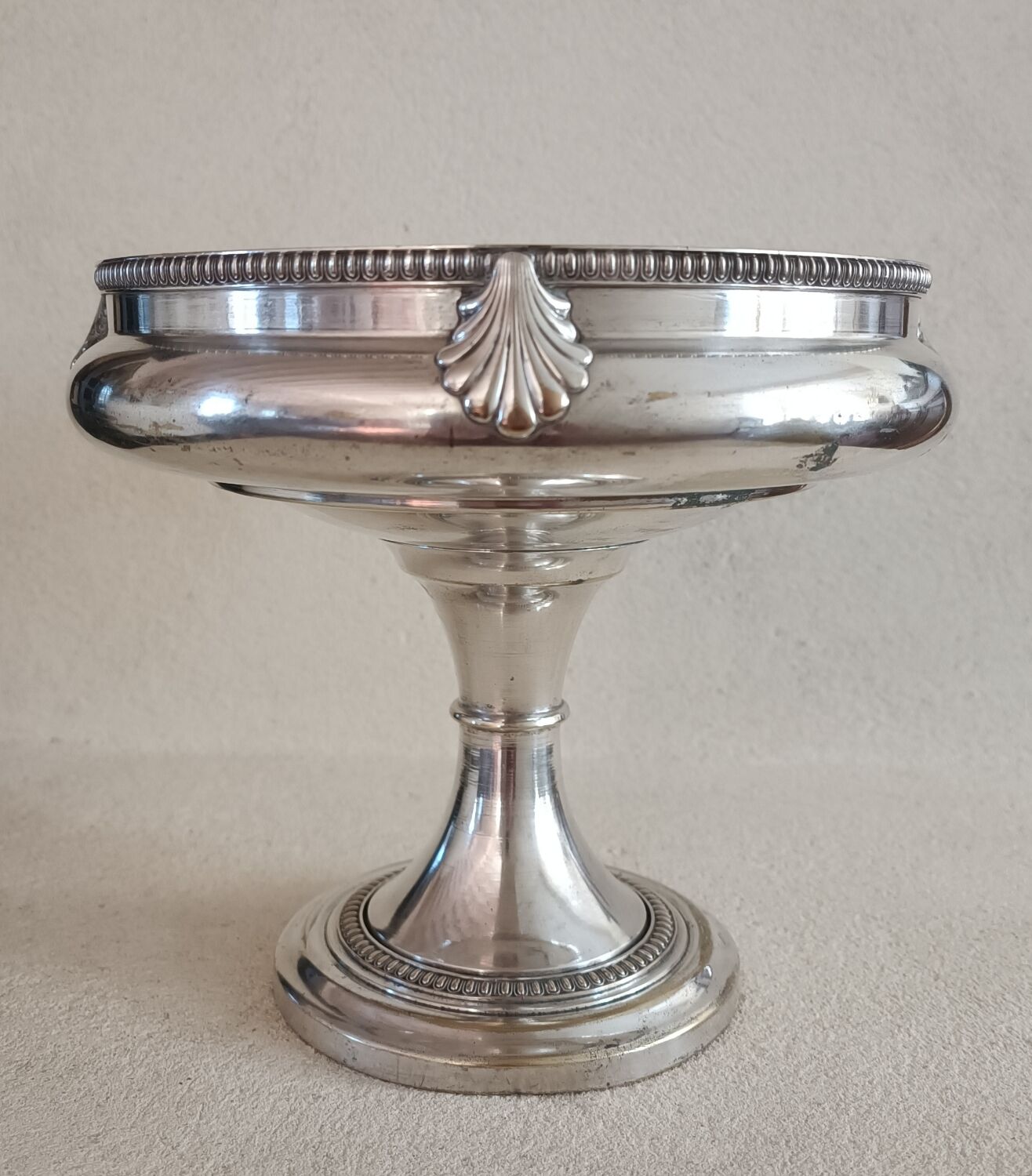 Silver metal stand cup