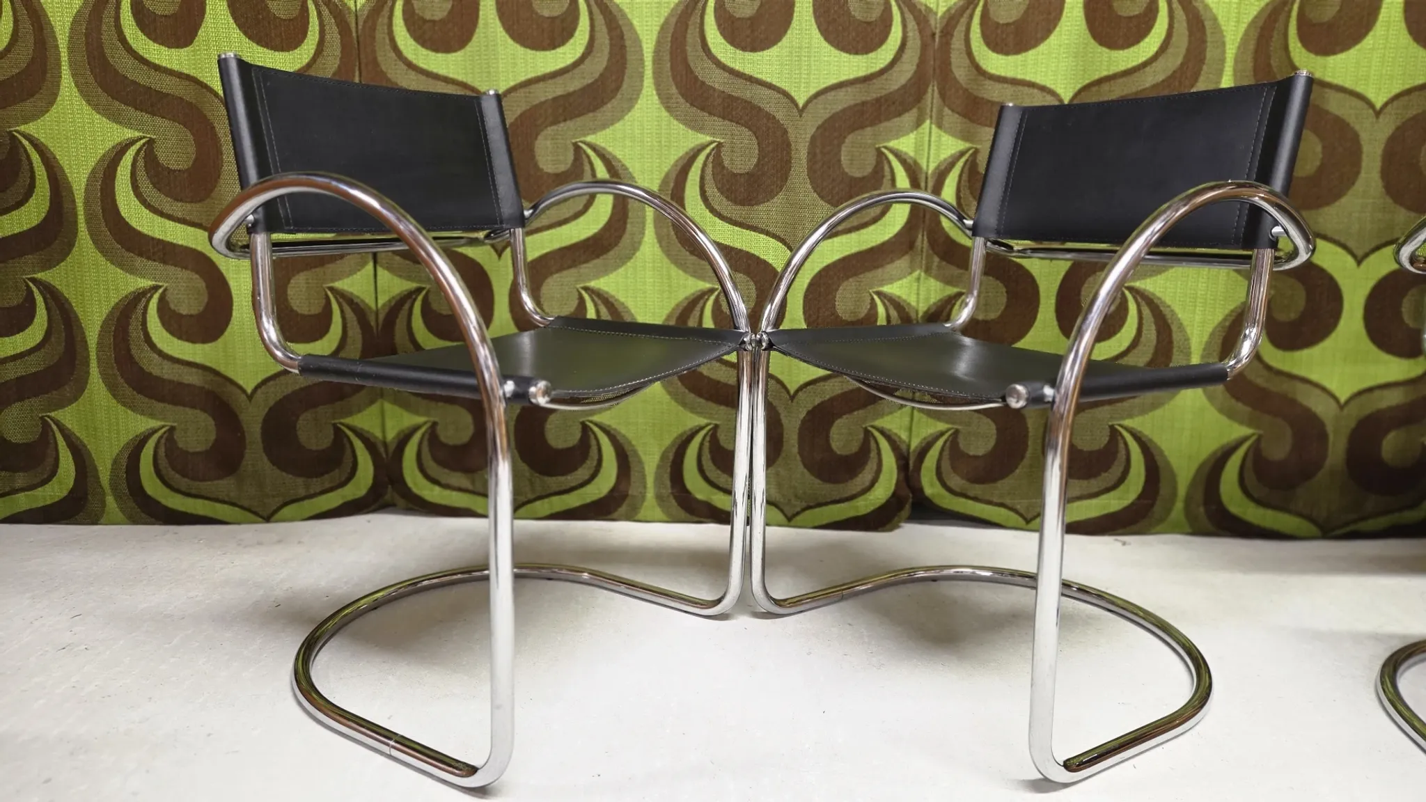 Set of 4 Bauhaus leather armchairs in chrome metal 1970/1980