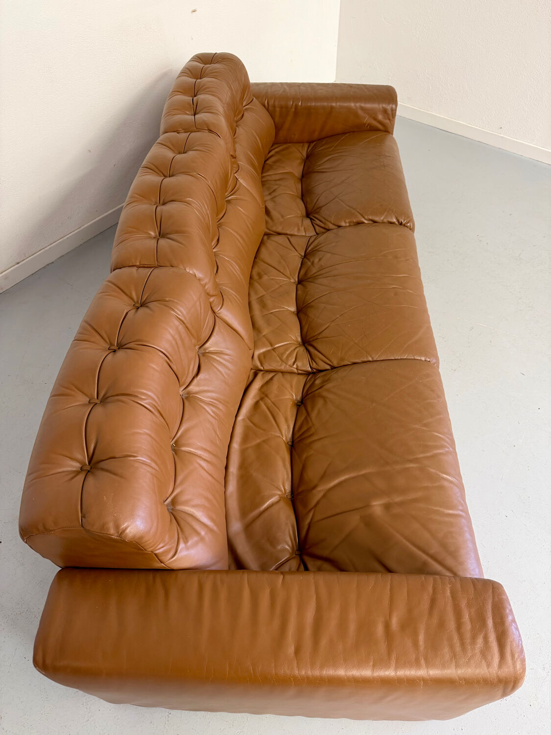 Vintage 1970s De Sede DS-40 camel leather 3-seater sofa.