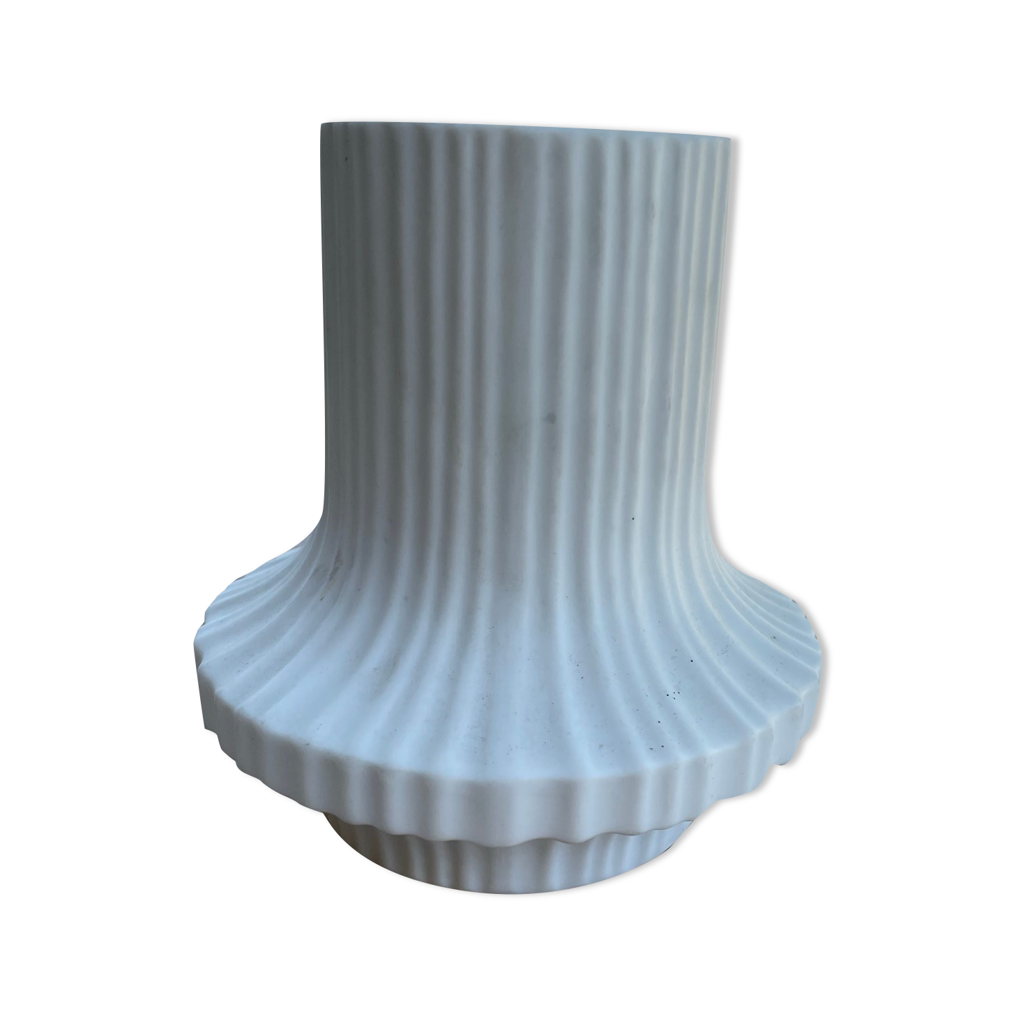 Vintage white vase in Heinrich porcelain