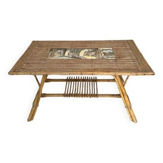 Table basse en rotin et céramique