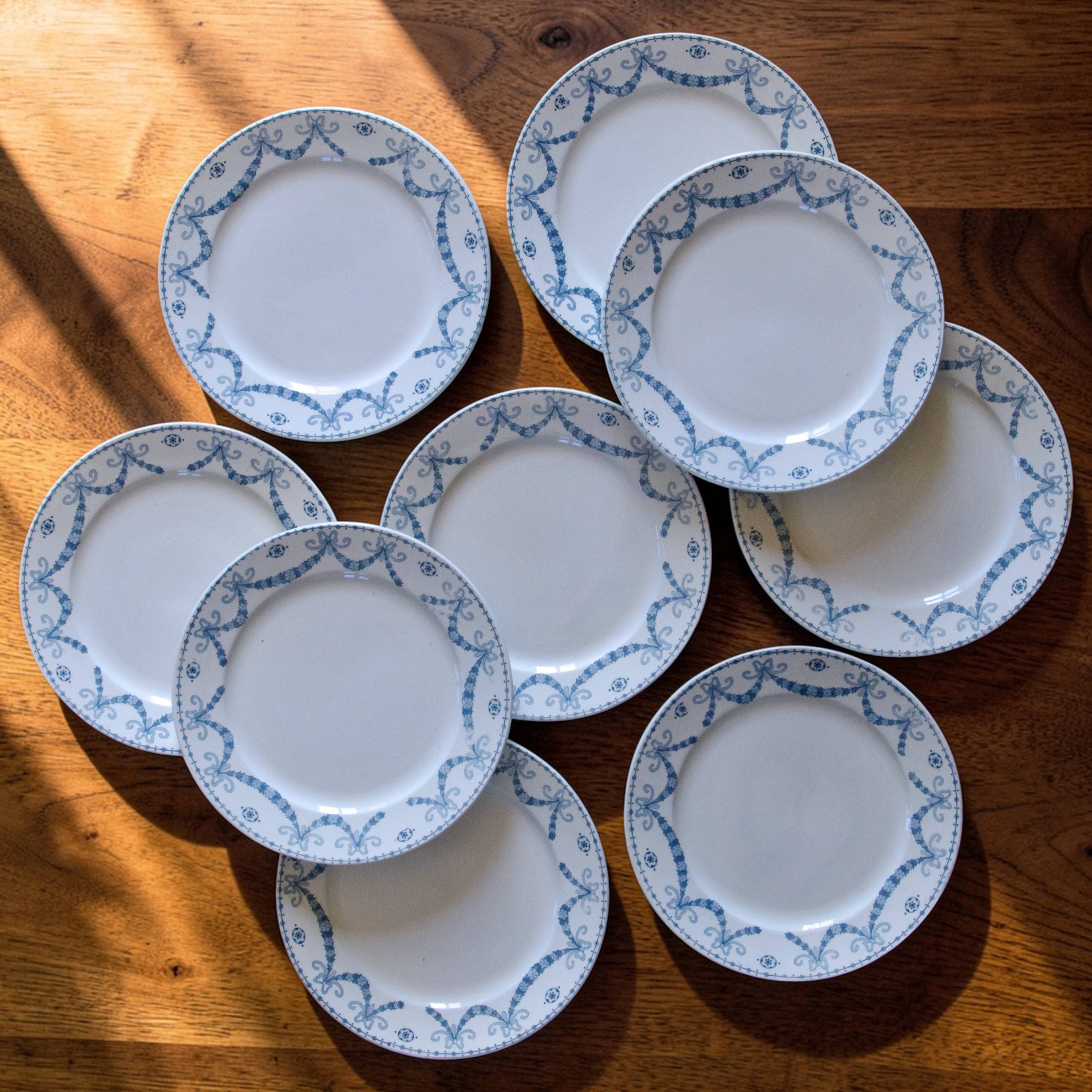 9 assiettes à dessert terre de fer signées Sarreguemines Juliana