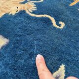 Chinese rug with dragon decoration. 230x165 cm