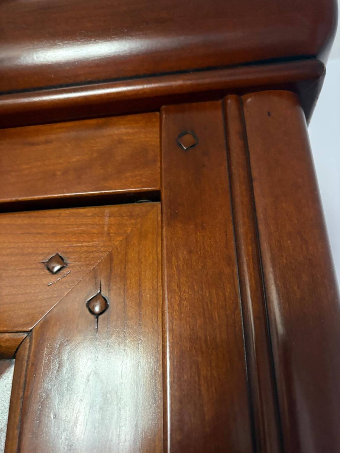 Armoire de style Louis Philippe