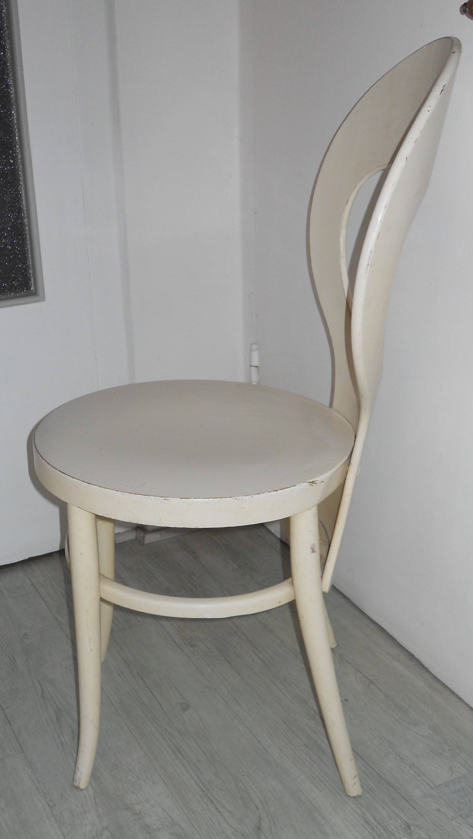 Baumann seagull chair