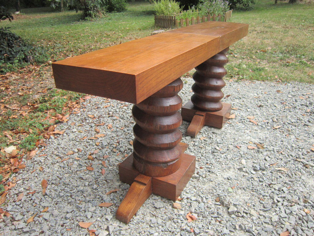 Pair of bedside tables press screws