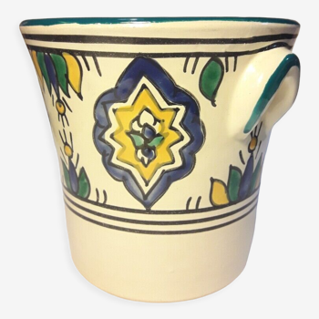Cache ceramic pot Mediterranean basin Tunisia hand painted