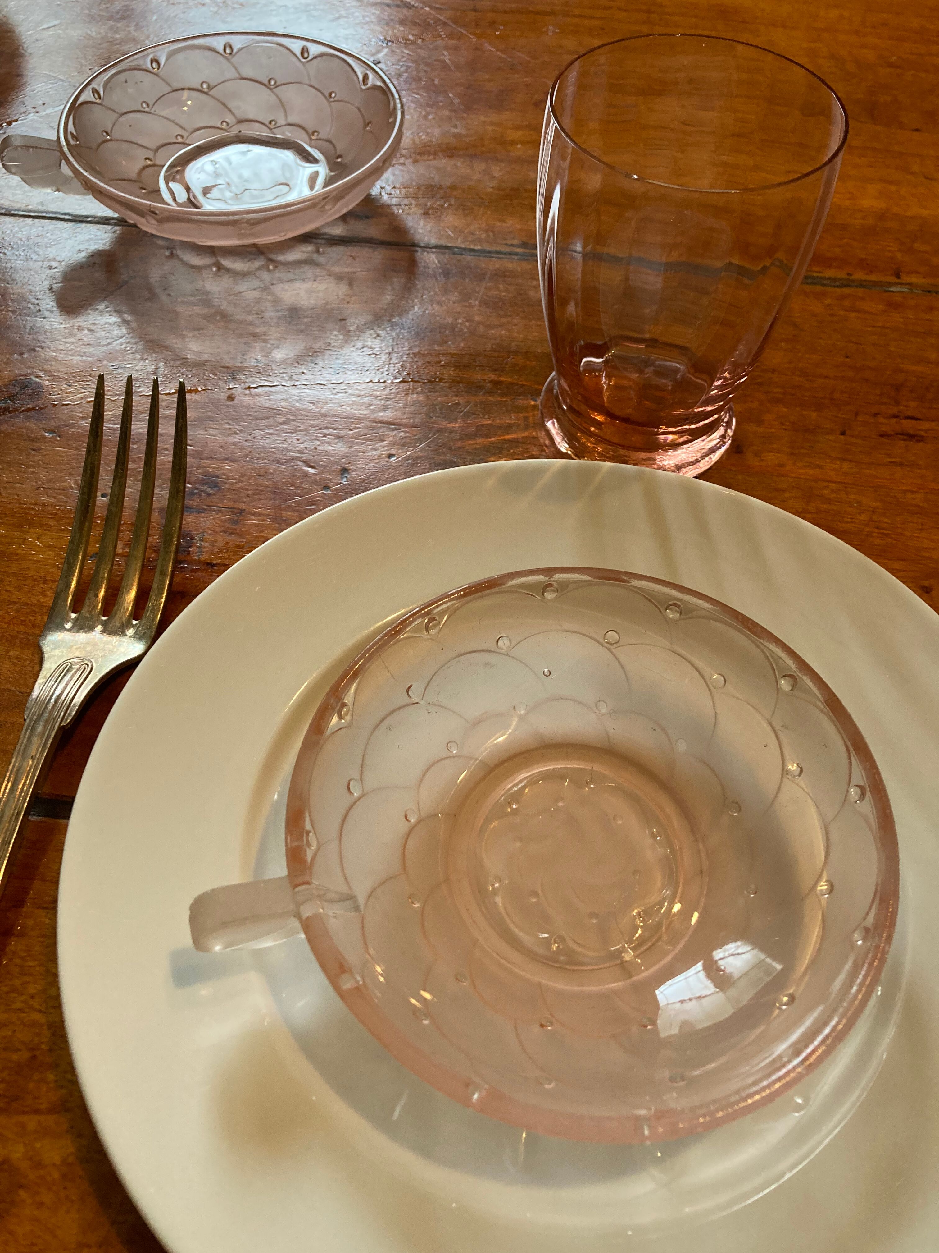 5 art deco cups pink old glass