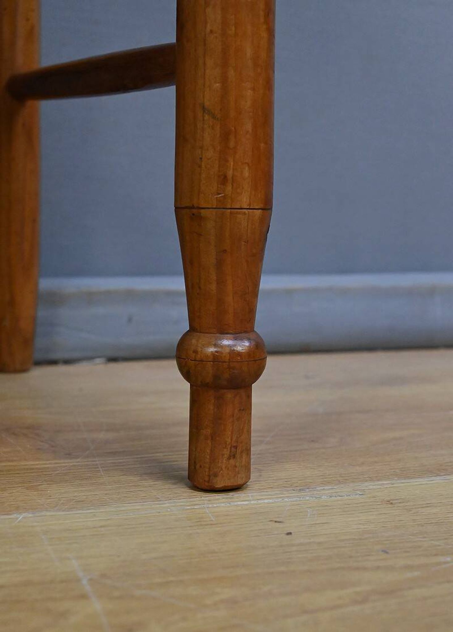 Paire de chaises paillées en merisier – fin XIXe