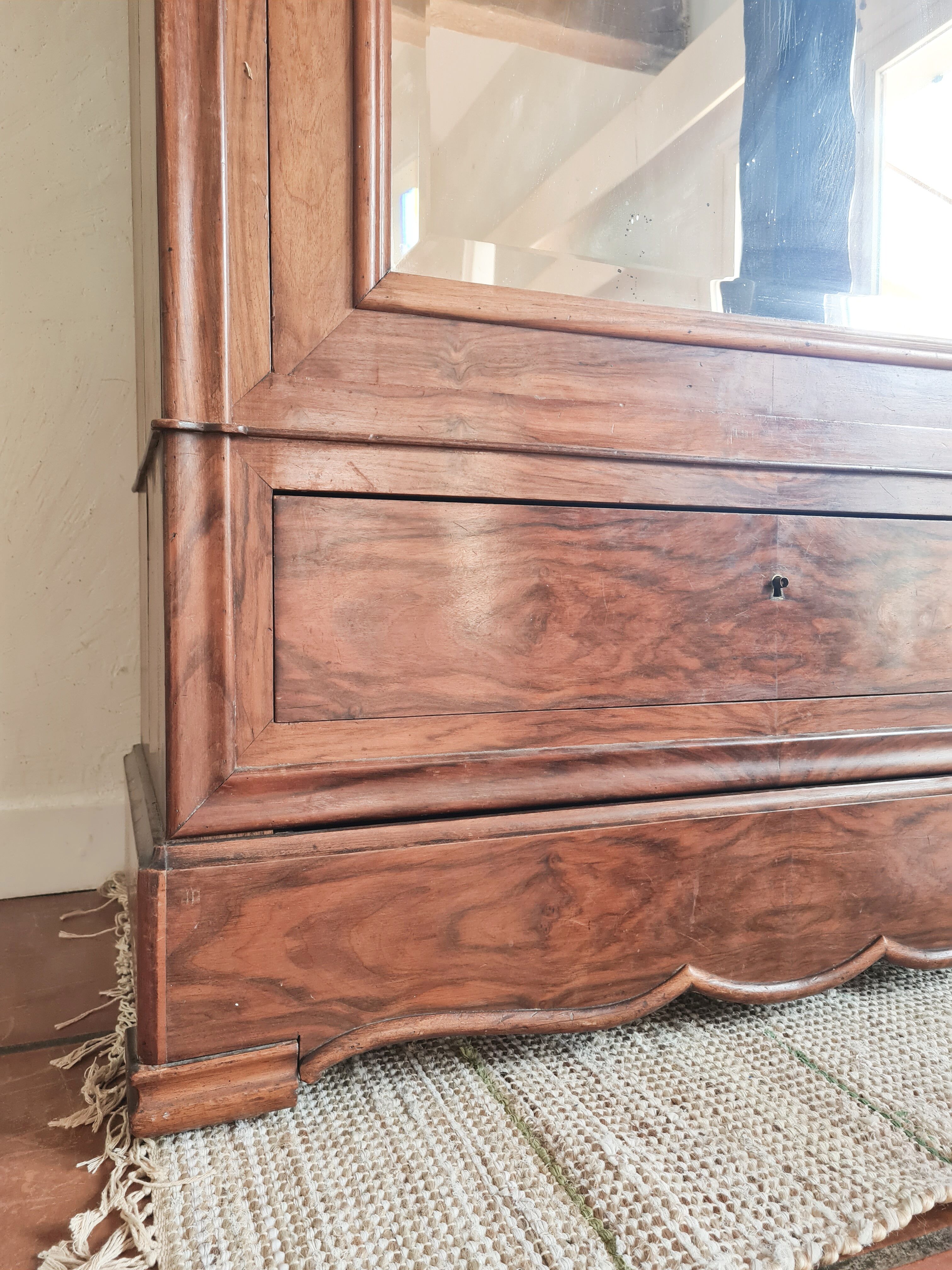Armoire bonnetière ancienne art déco