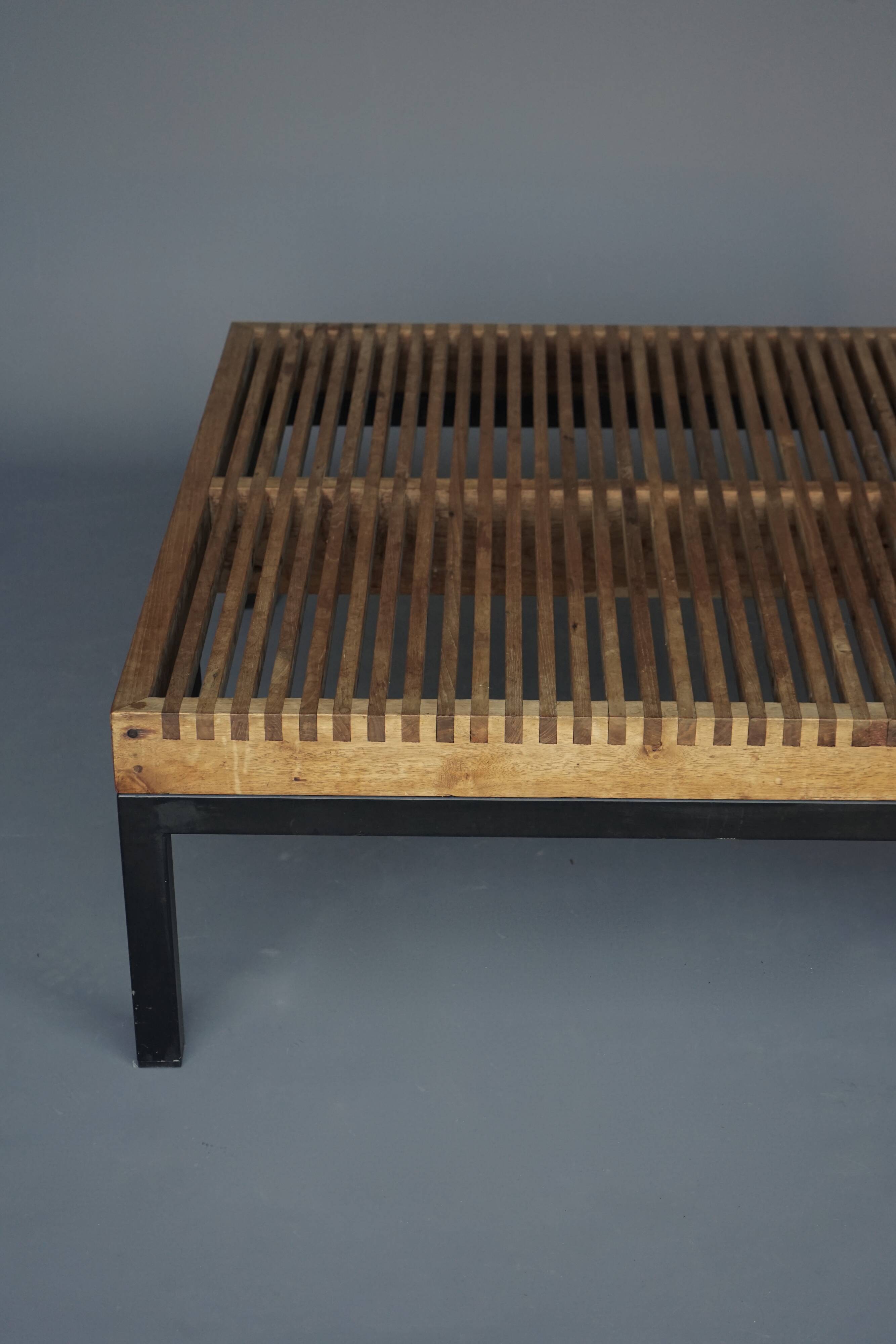 Table basse vintage à lattes en teck et métal, 1960
