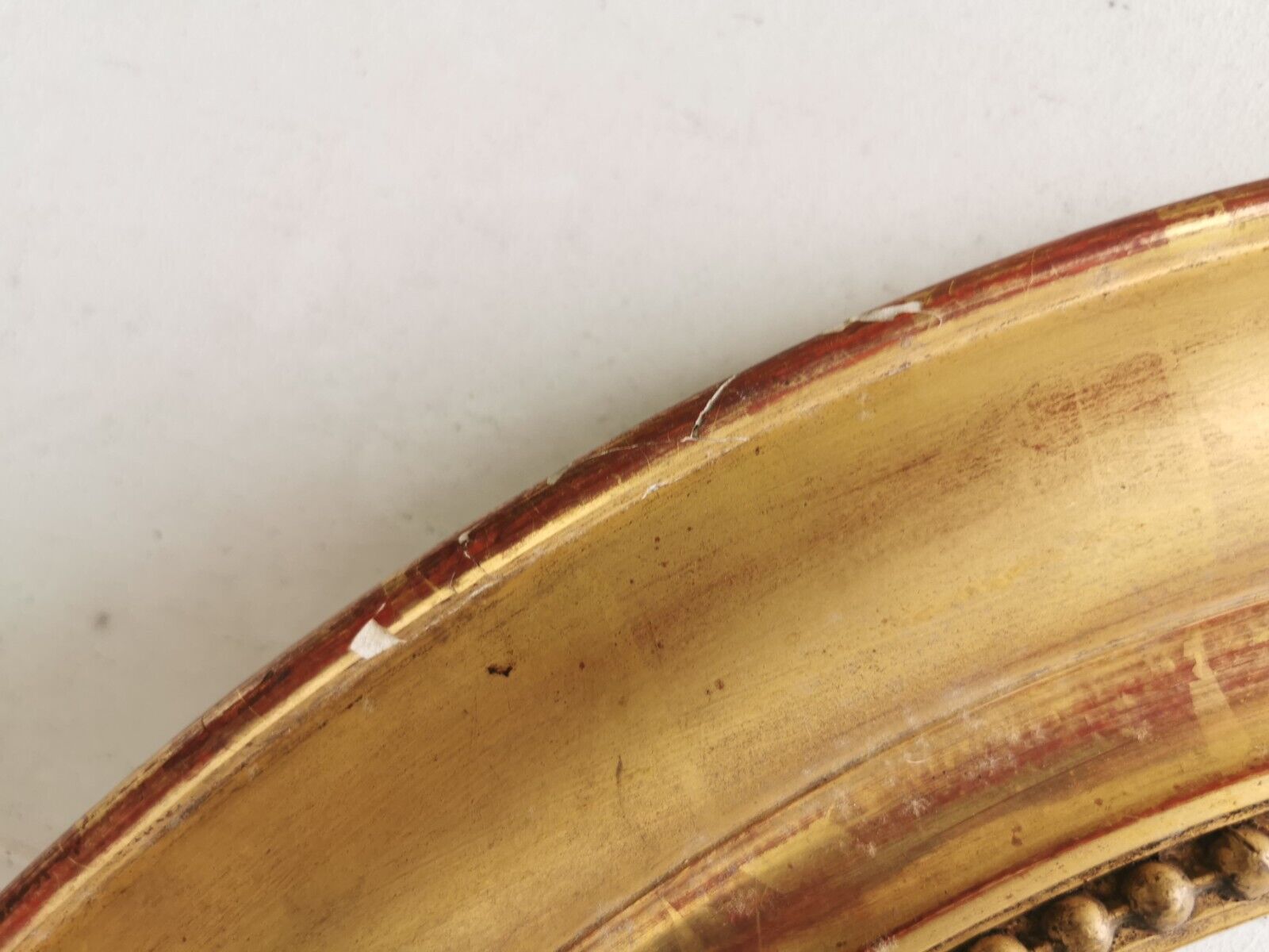 Frame oval 1st moitie of the xixth wood golden stucco