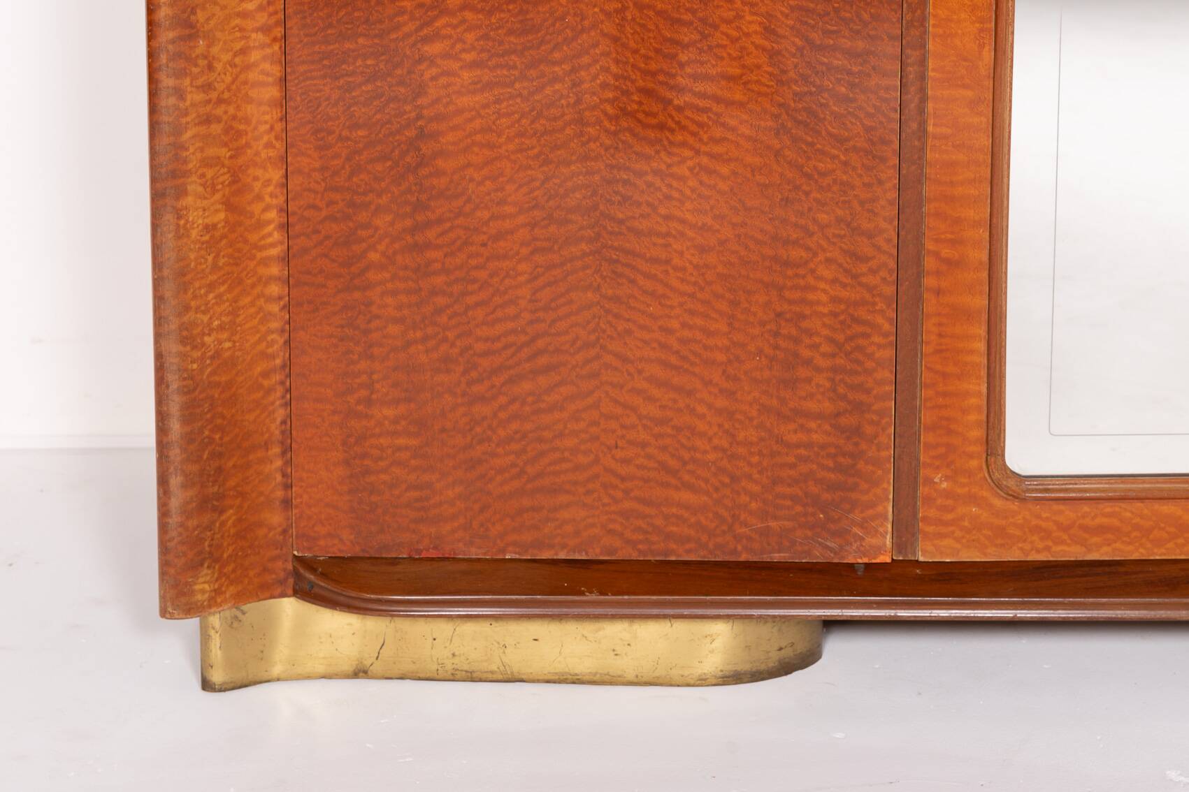 Italian Mid-Century Maple veneer wardrobe from 1950’s