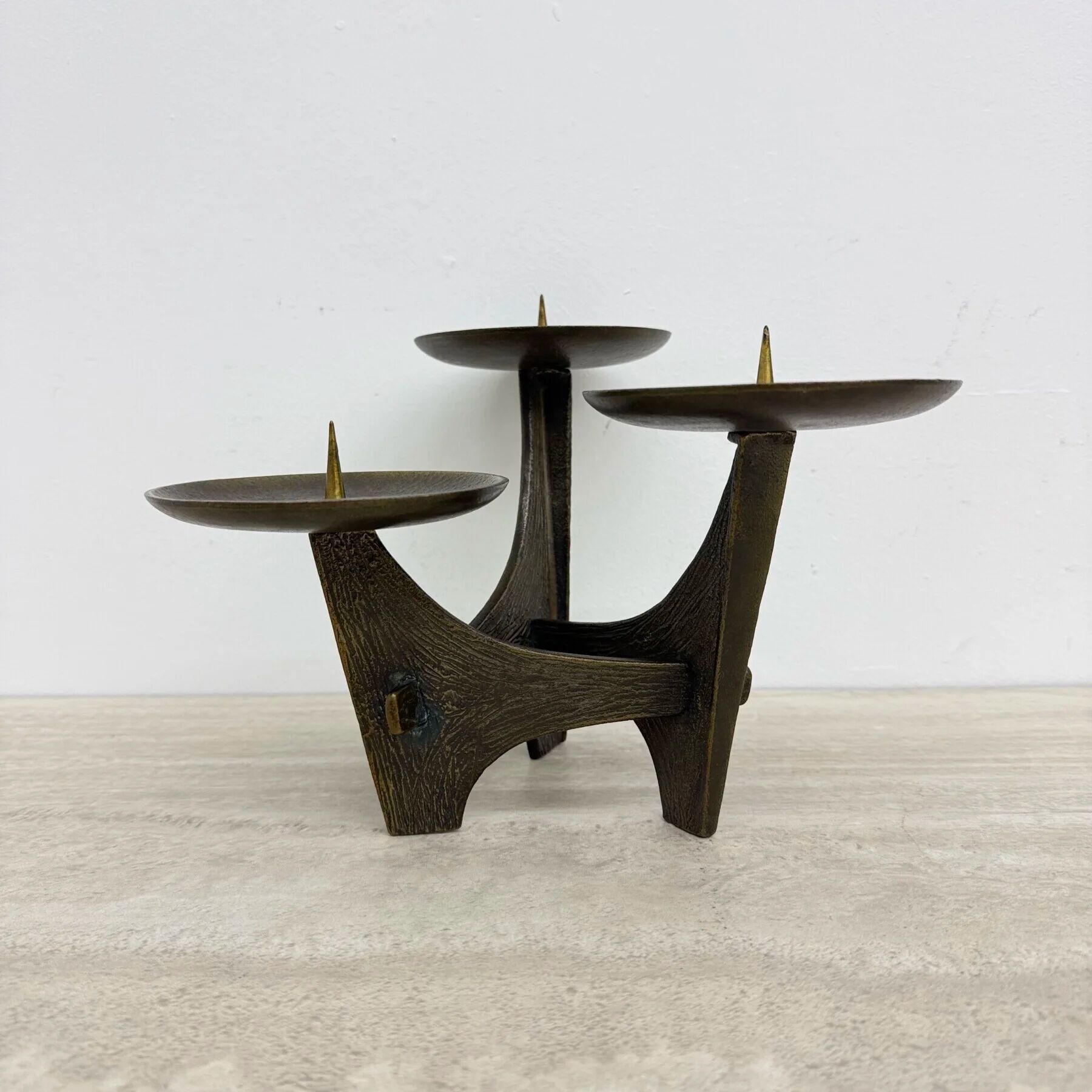 Modernist sculptural brutalist solid bronze metal candleholder, France, 1960s